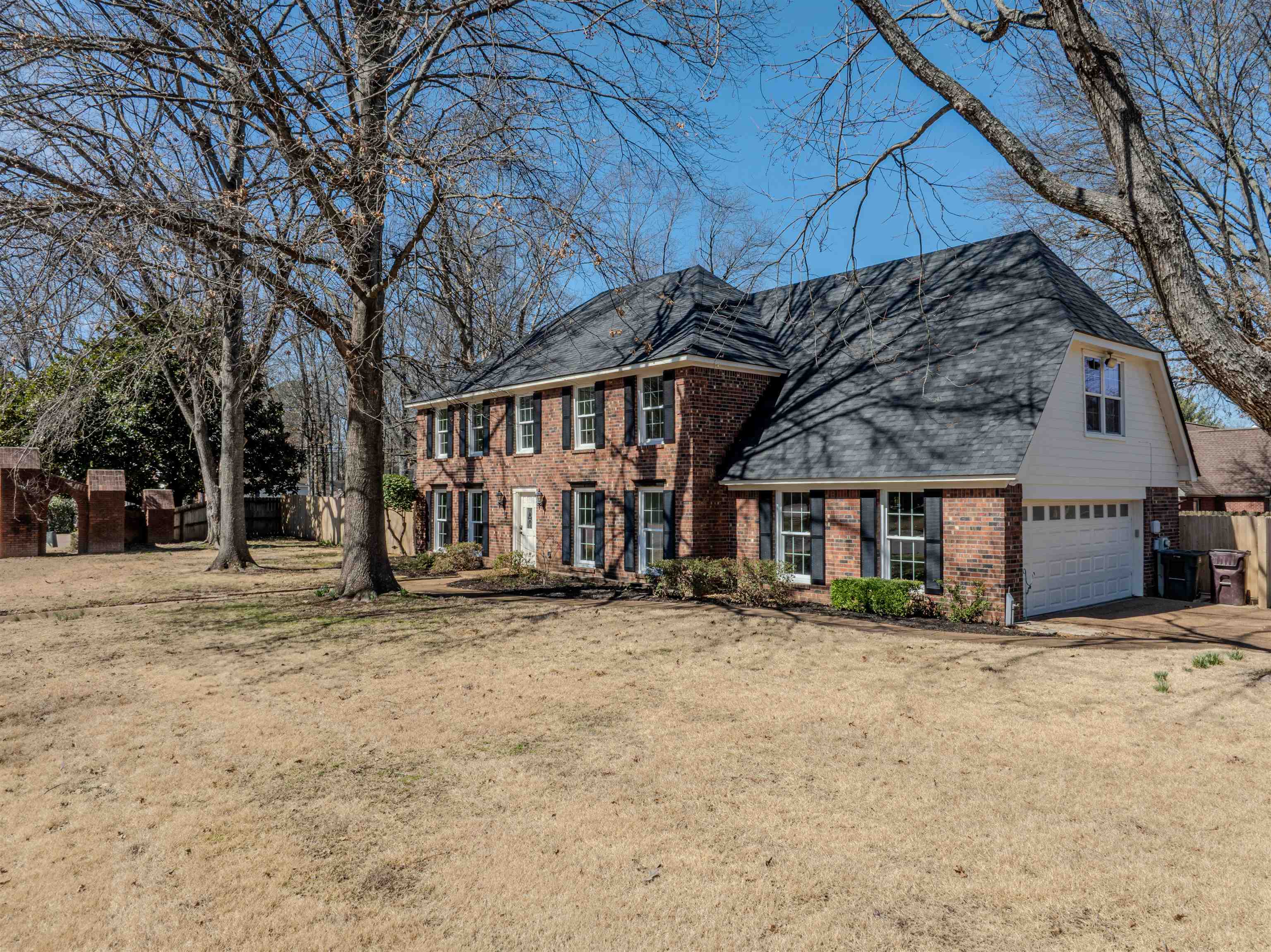 935 WINLEAF DR