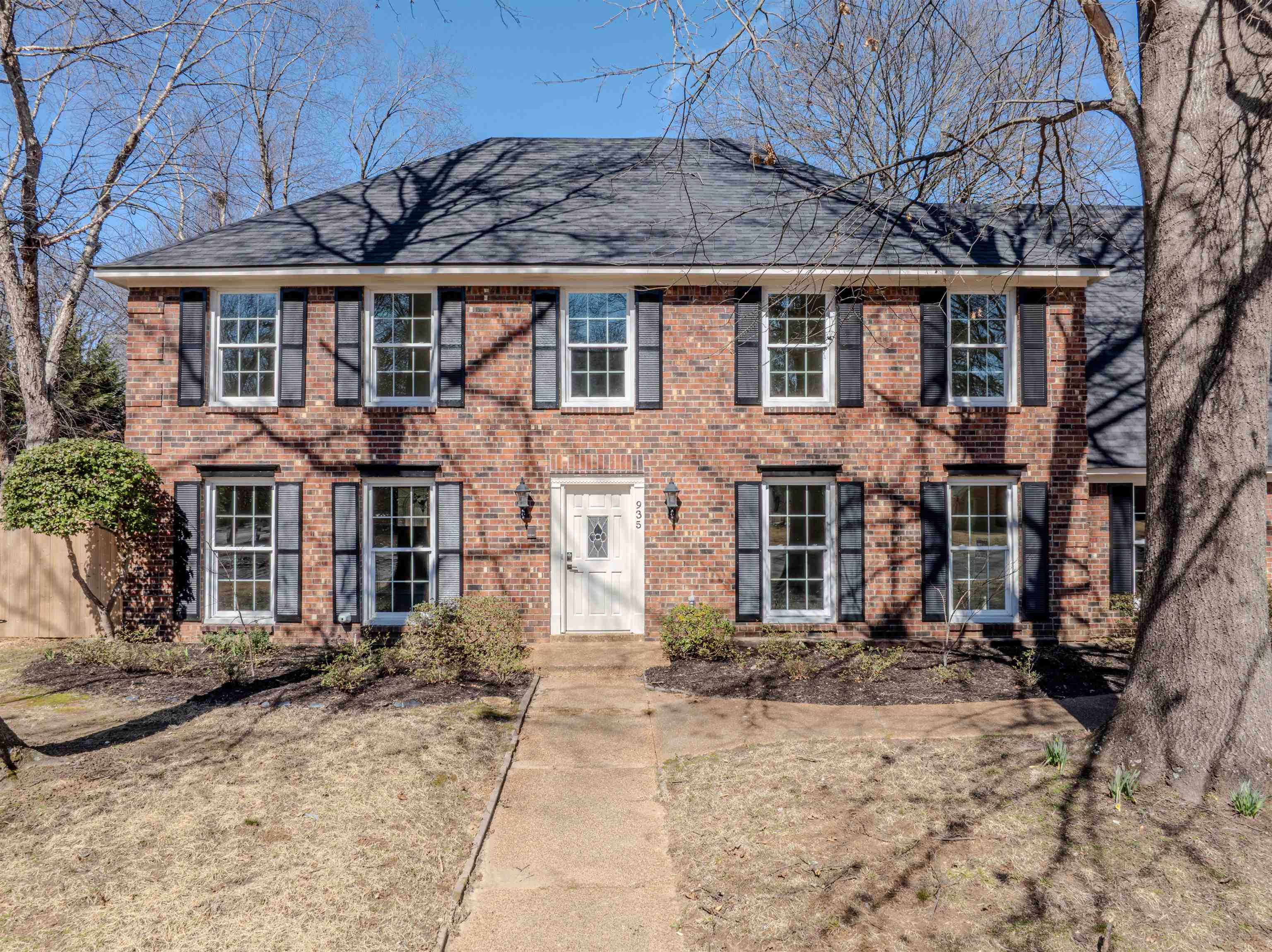 935 WINLEAF DR