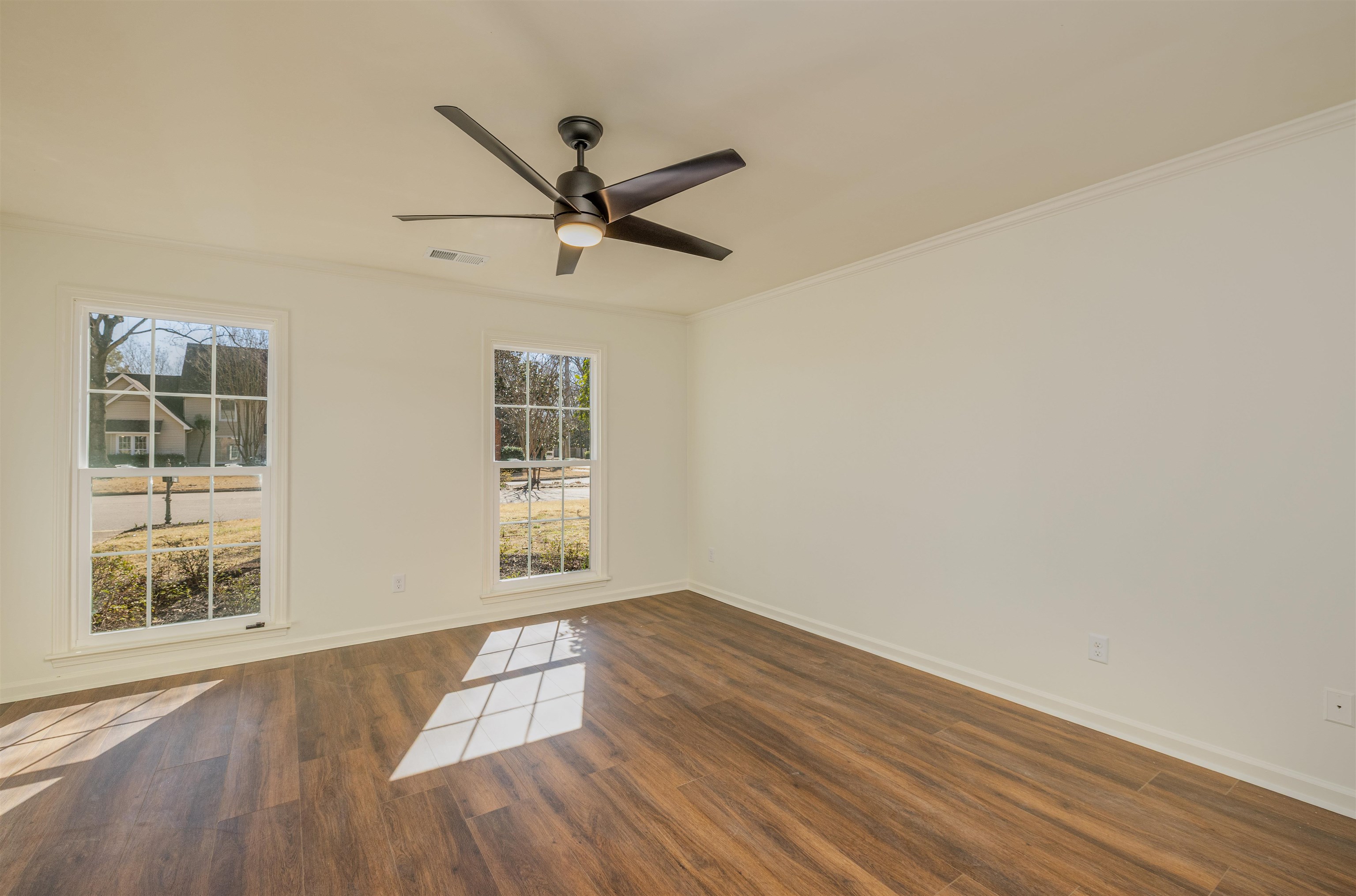 935 WINLEAF DR