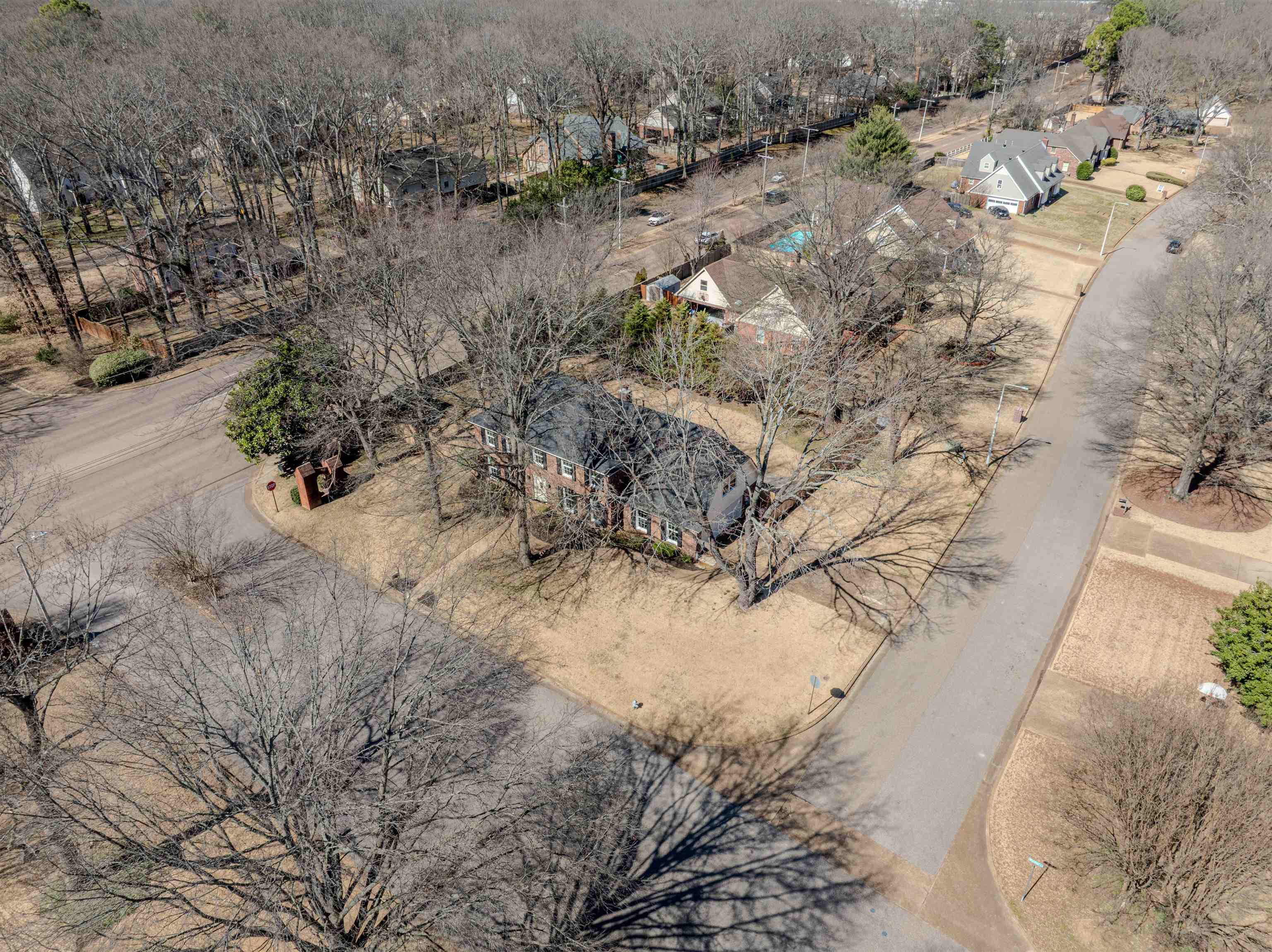 935 WINLEAF DR