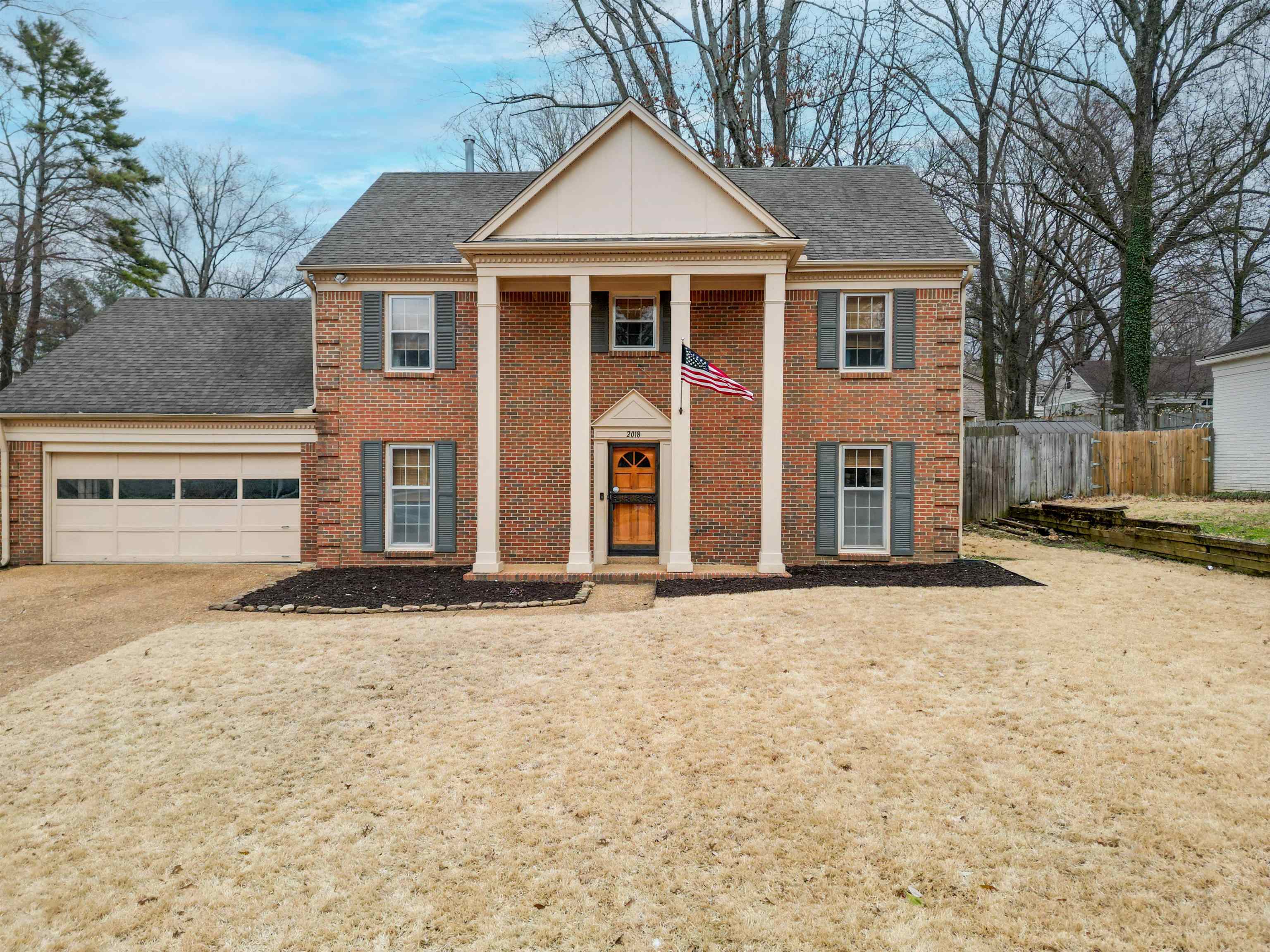 2018 WOODGATE DR
