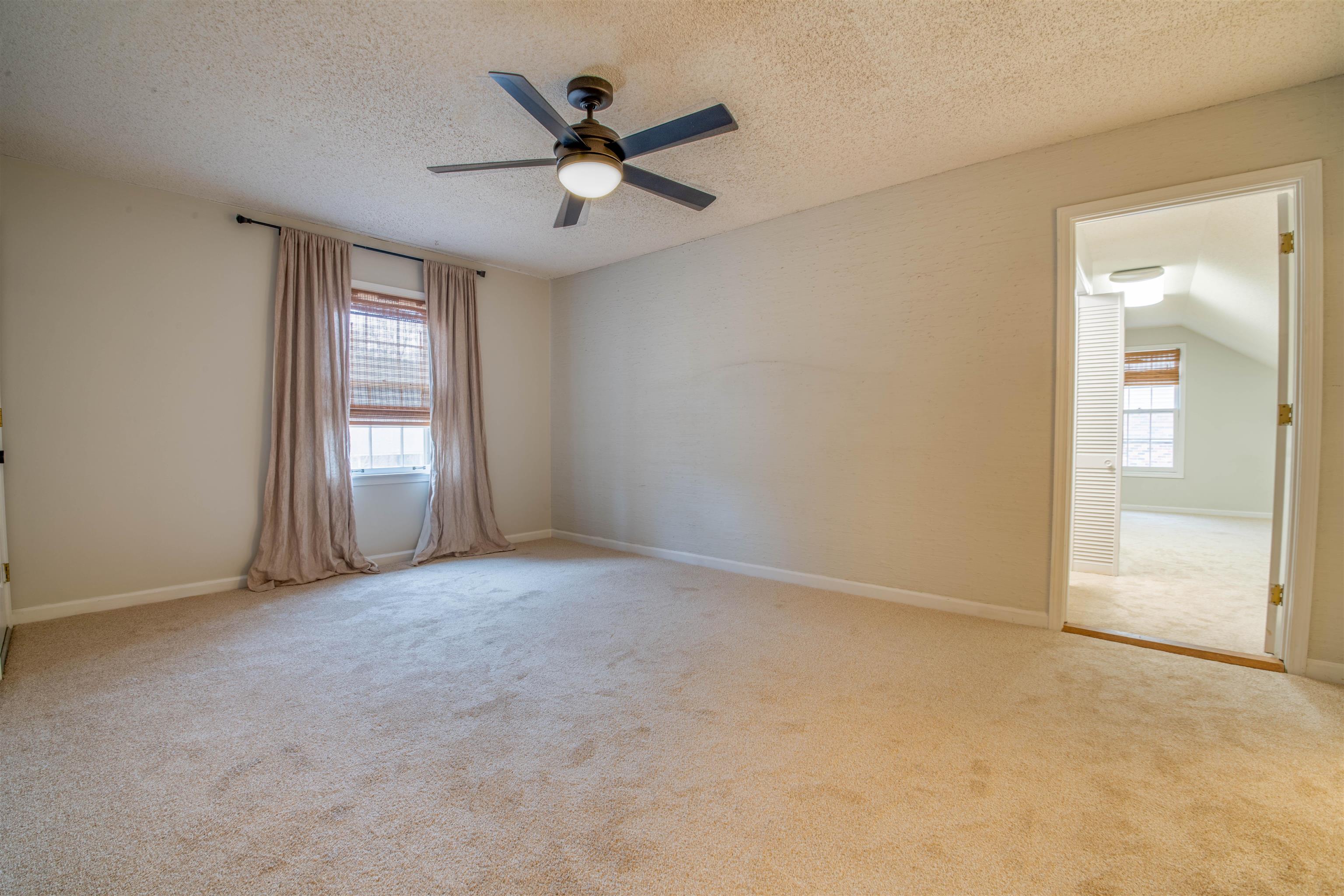 2018 WOODGATE DR