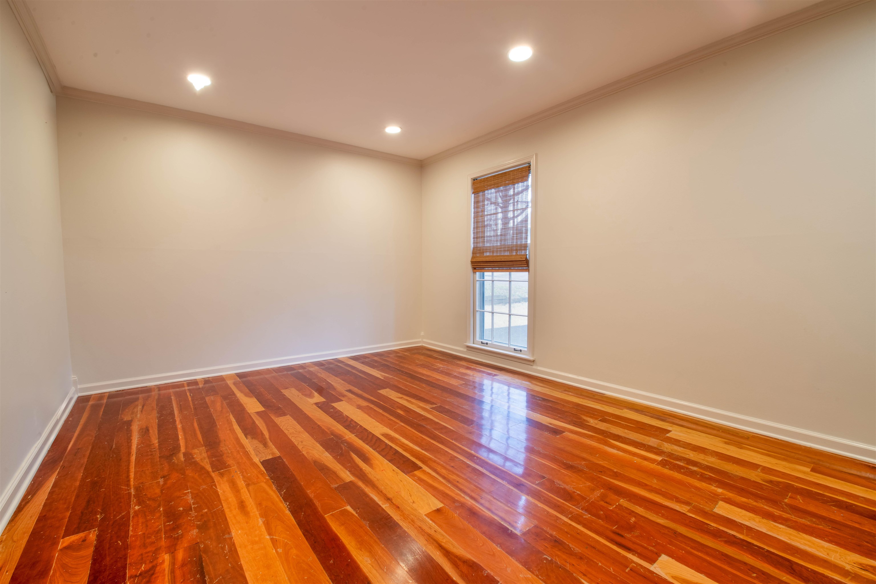 2018 WOODGATE DR