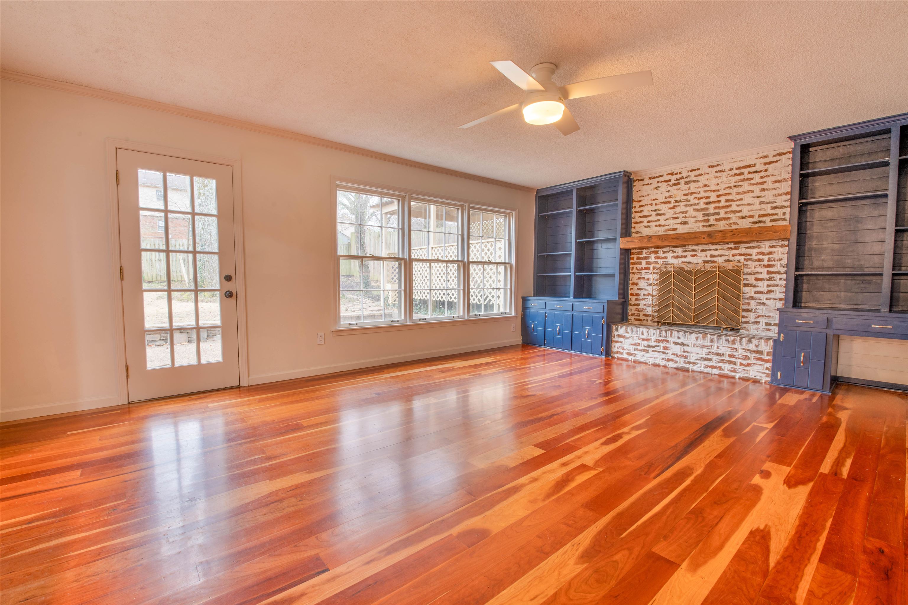 2018 WOODGATE DR