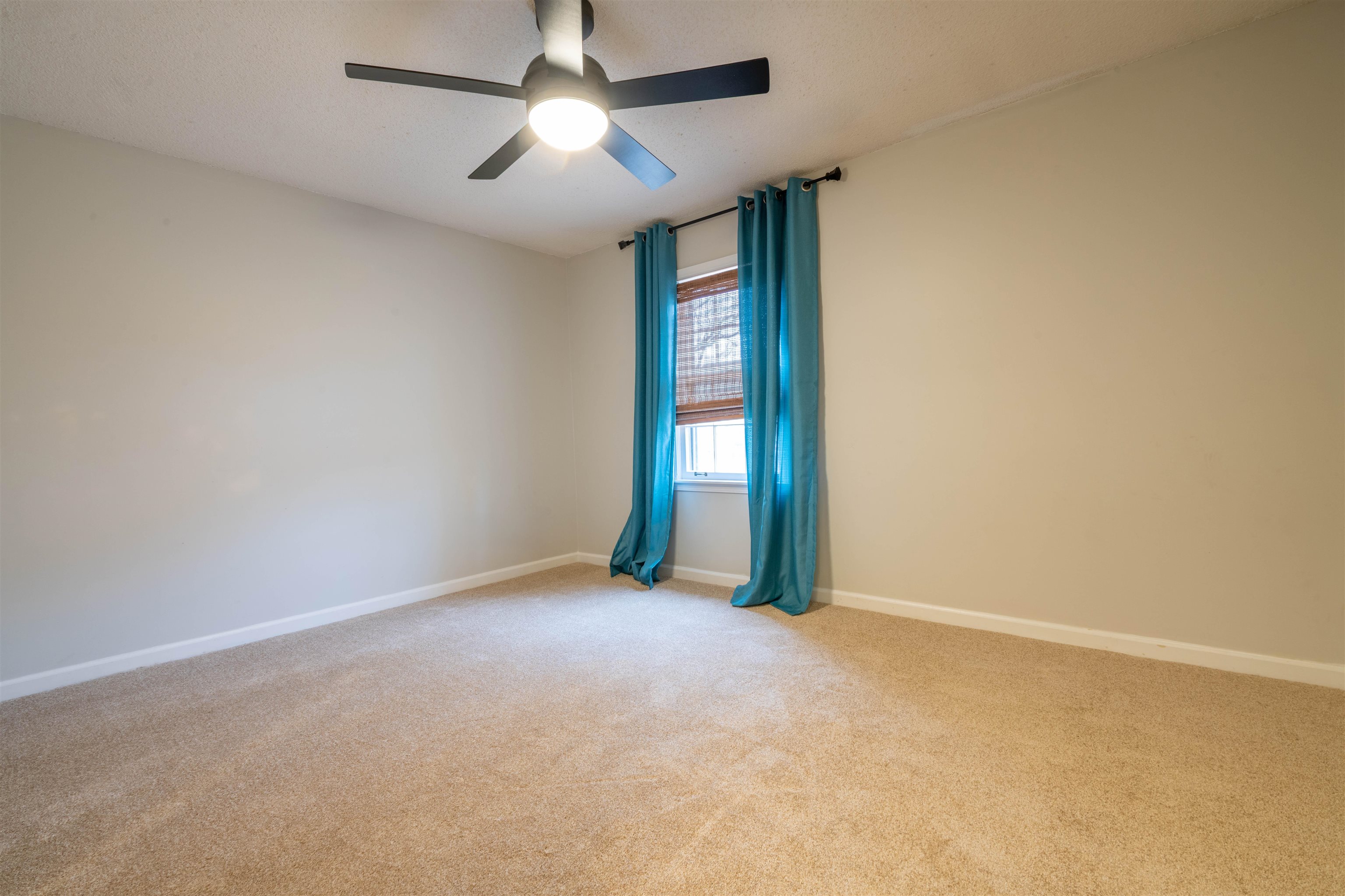 2018 WOODGATE DR
