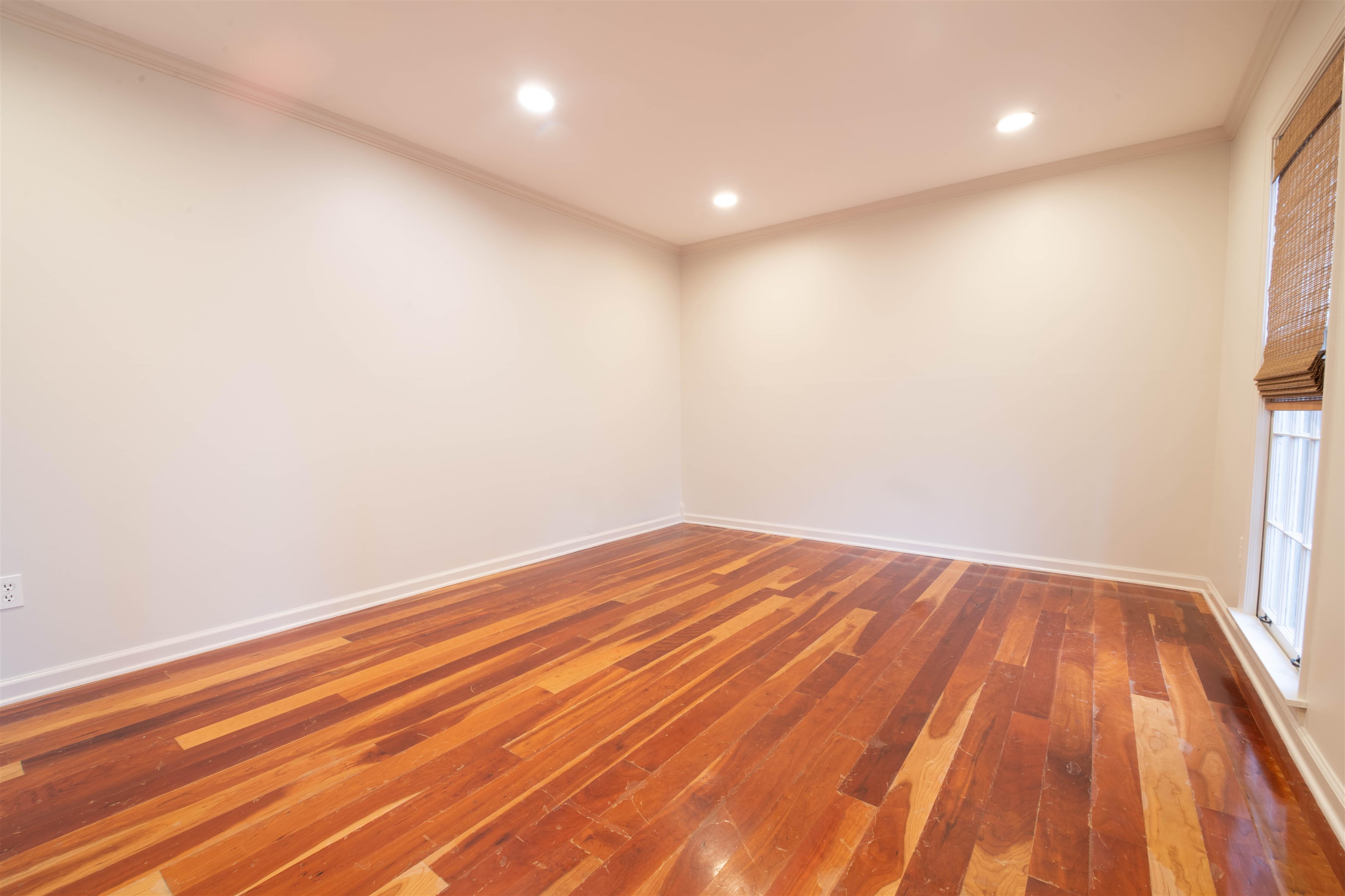 2018 WOODGATE DR