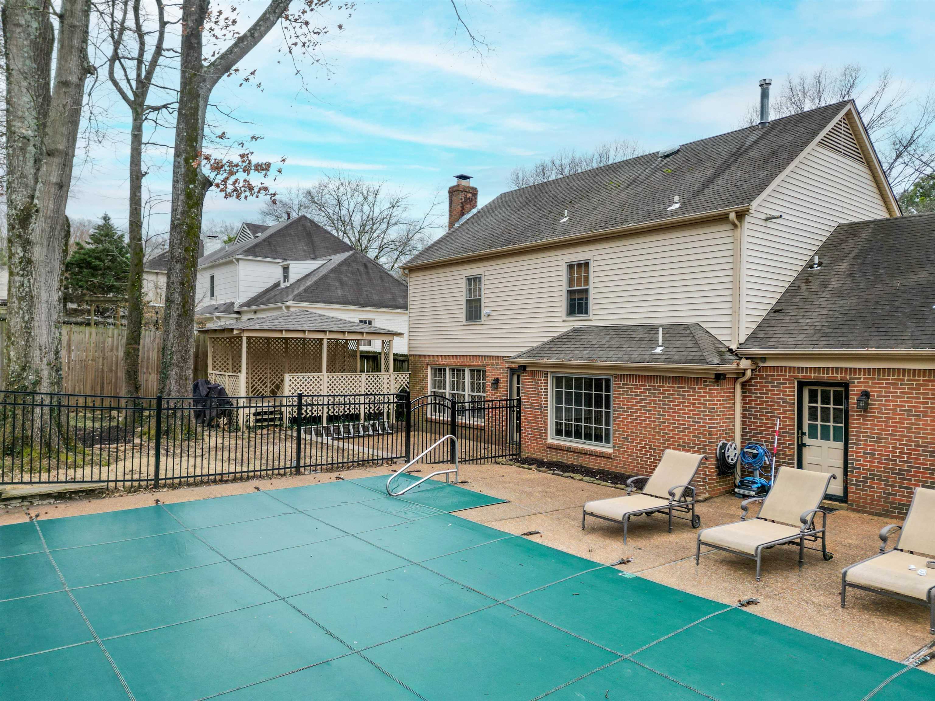 2018 WOODGATE DR