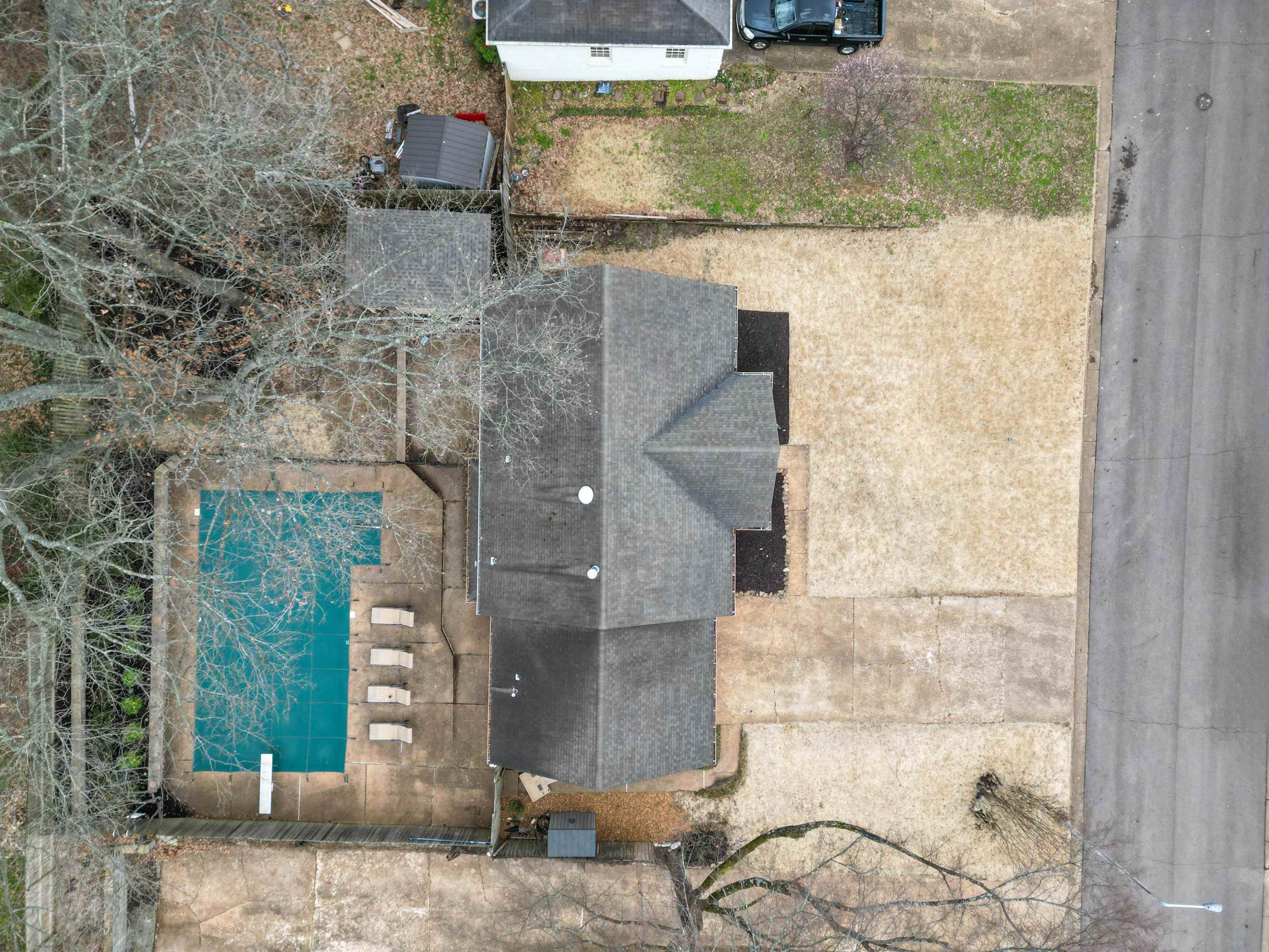 2018 WOODGATE DR