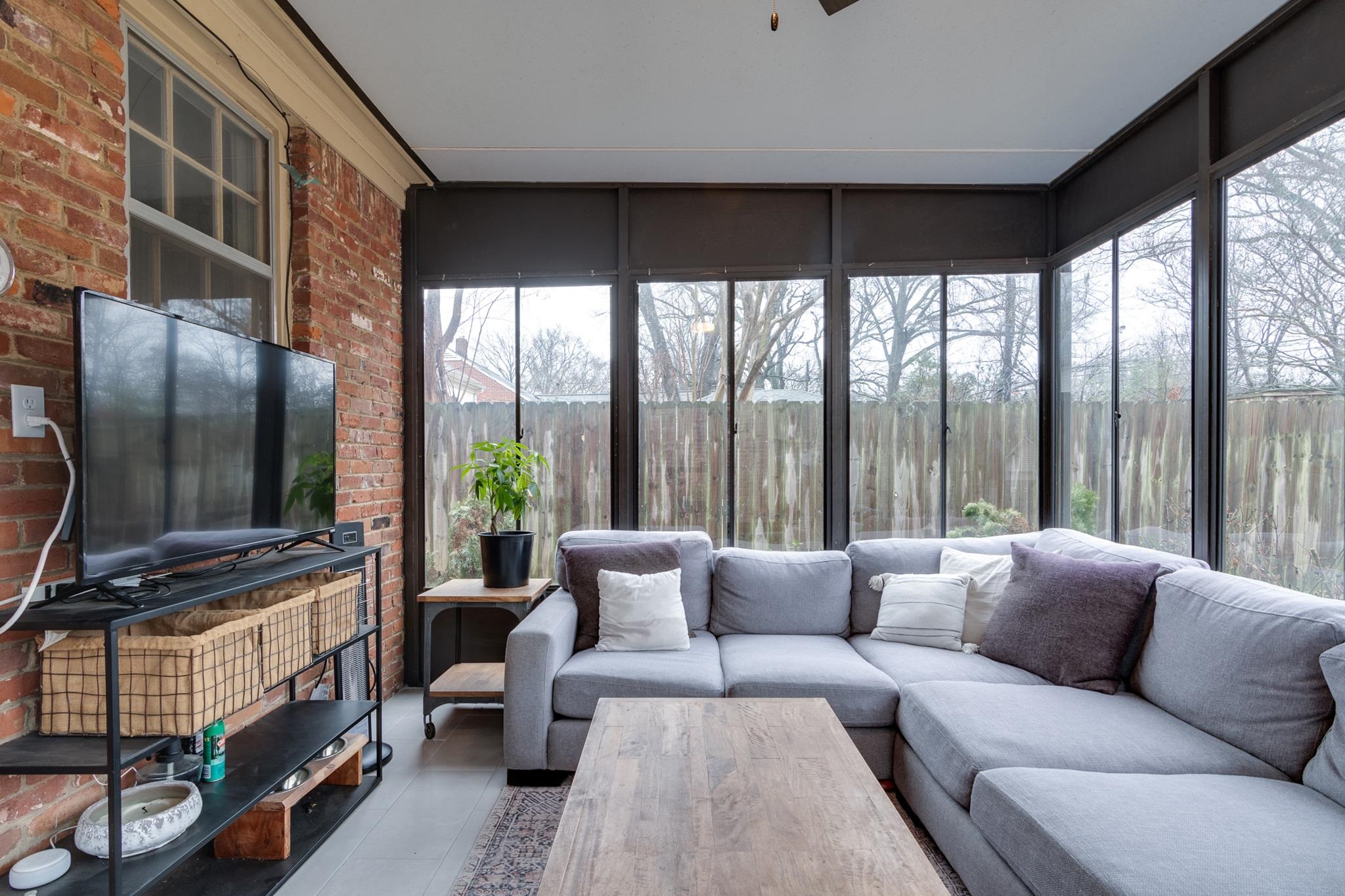 3689 HIGHLAND PARK RD