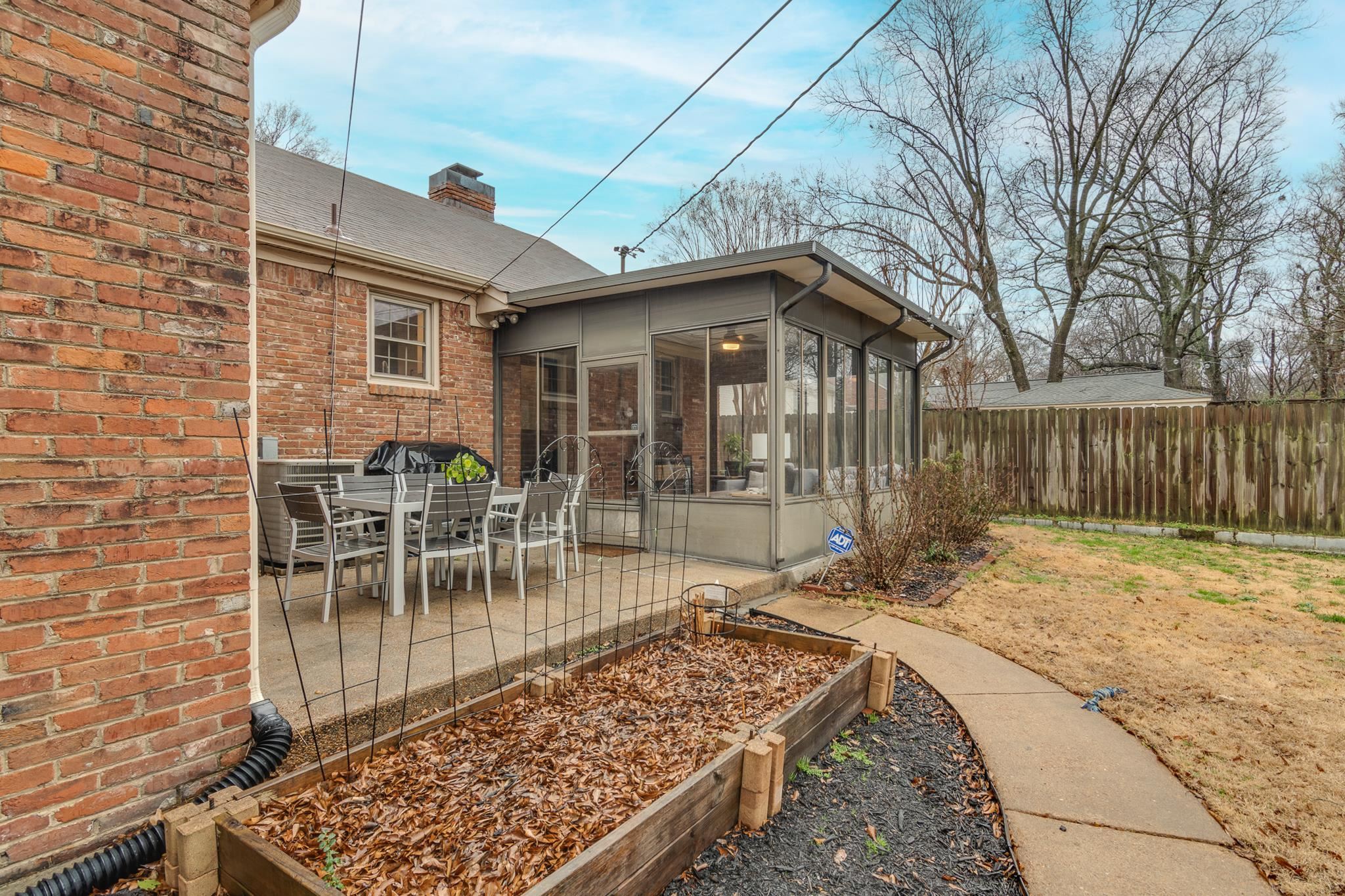 3689 HIGHLAND PARK RD