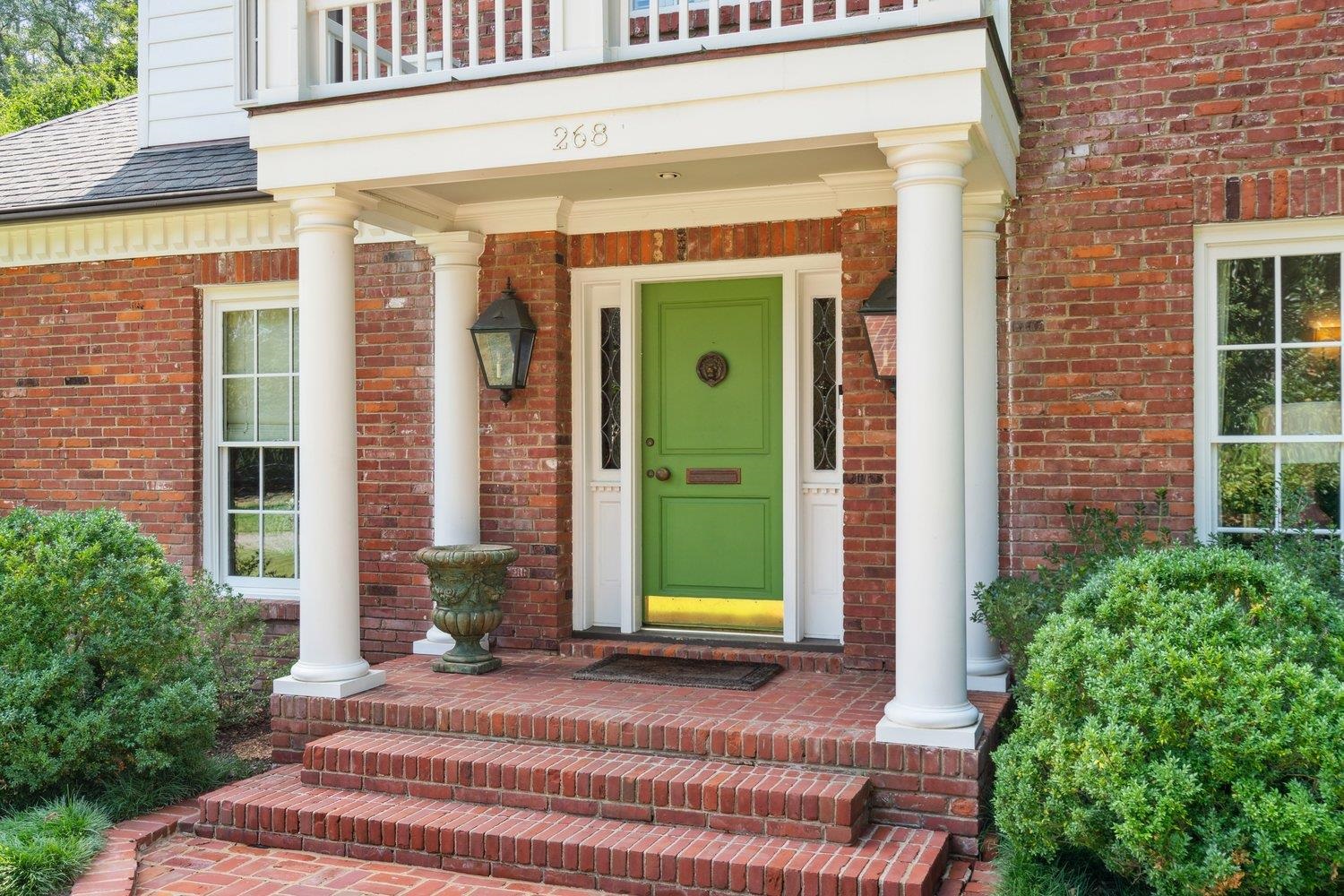268 E CHICKASAW PKY