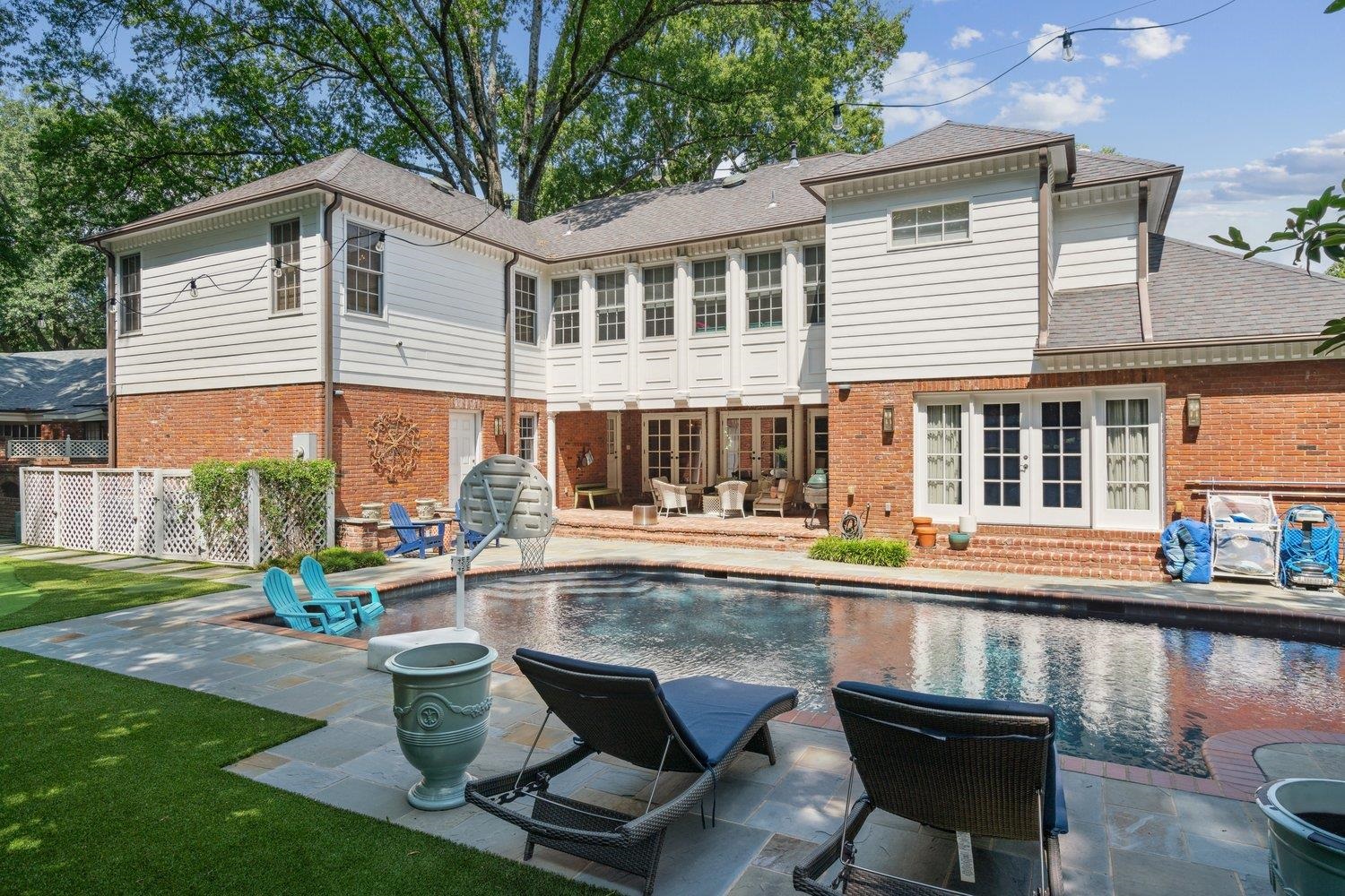 268 E CHICKASAW PKY
