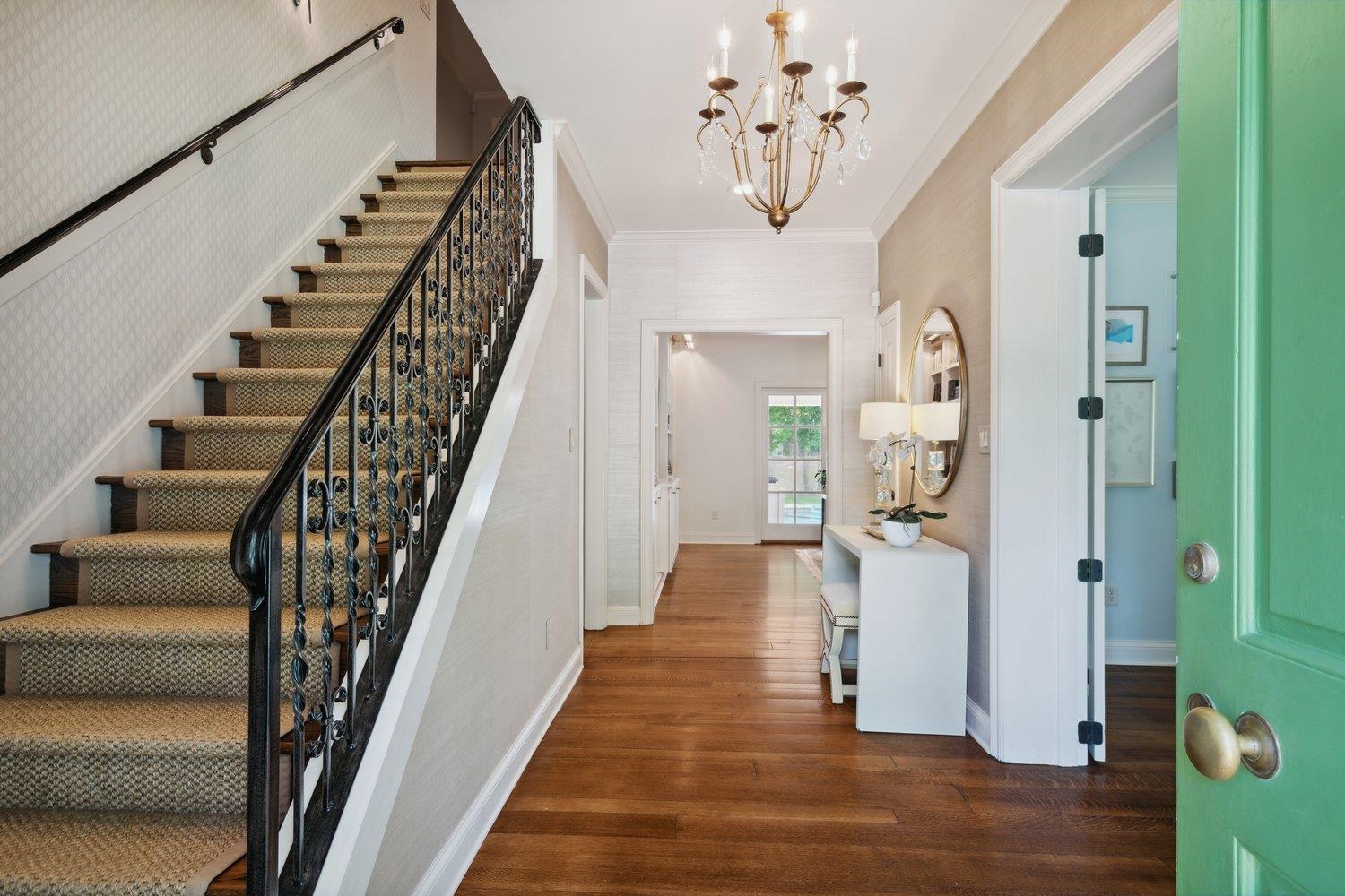 268 E CHICKASAW PKY