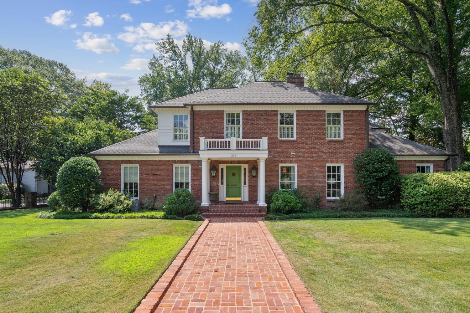 268 E CHICKASAW PKY