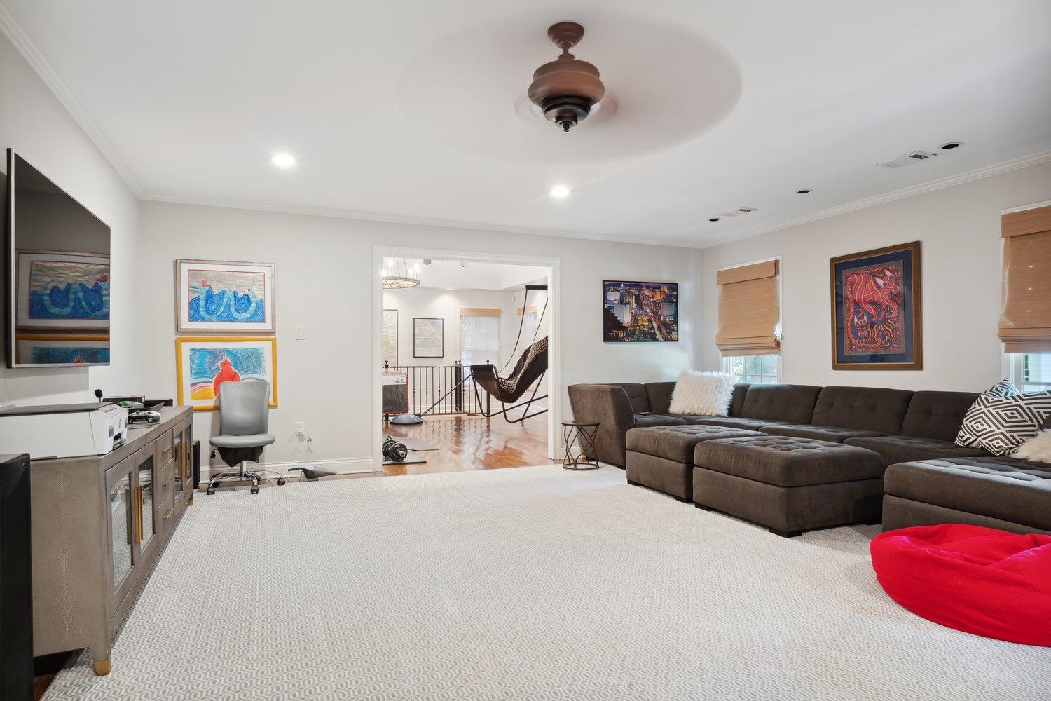 268 E CHICKASAW PKY