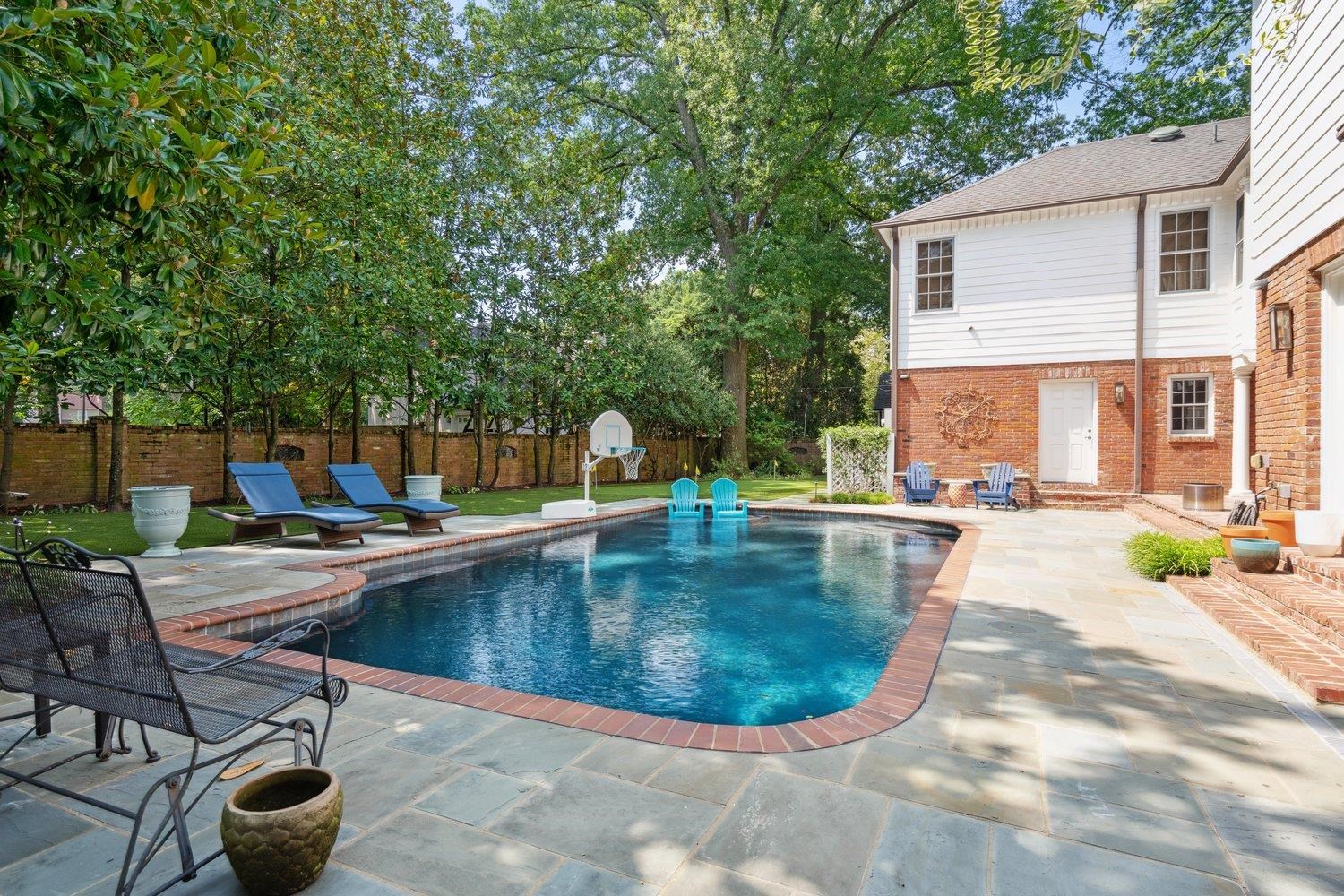 268 E CHICKASAW PKY