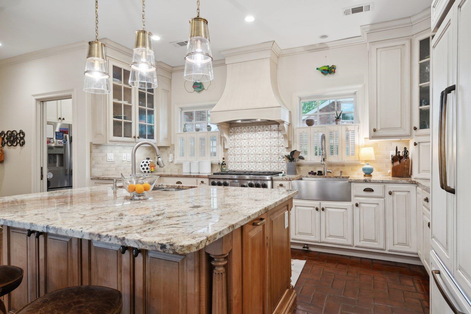 268 E CHICKASAW PKY