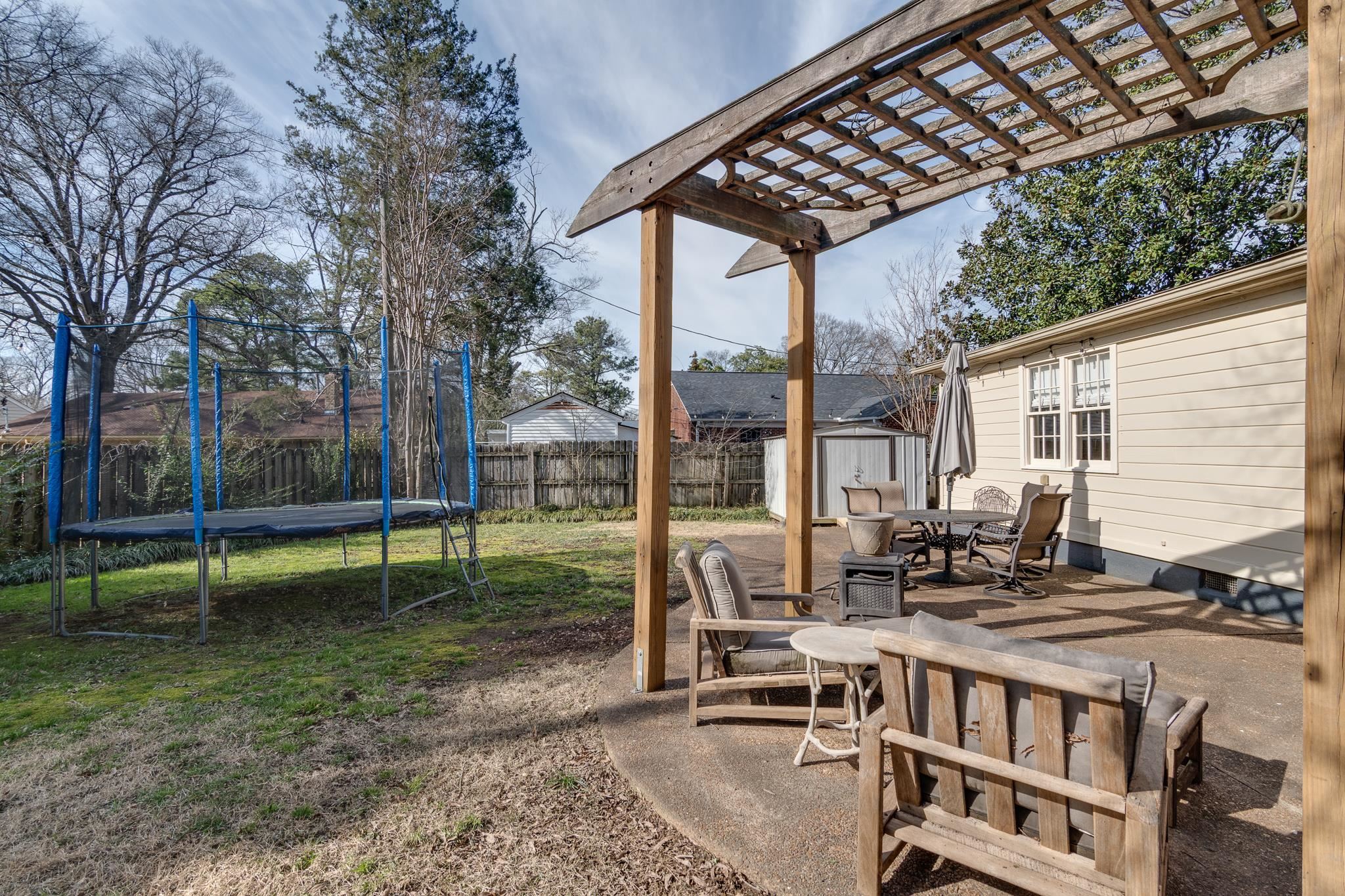 337 N WHITE STATION RD