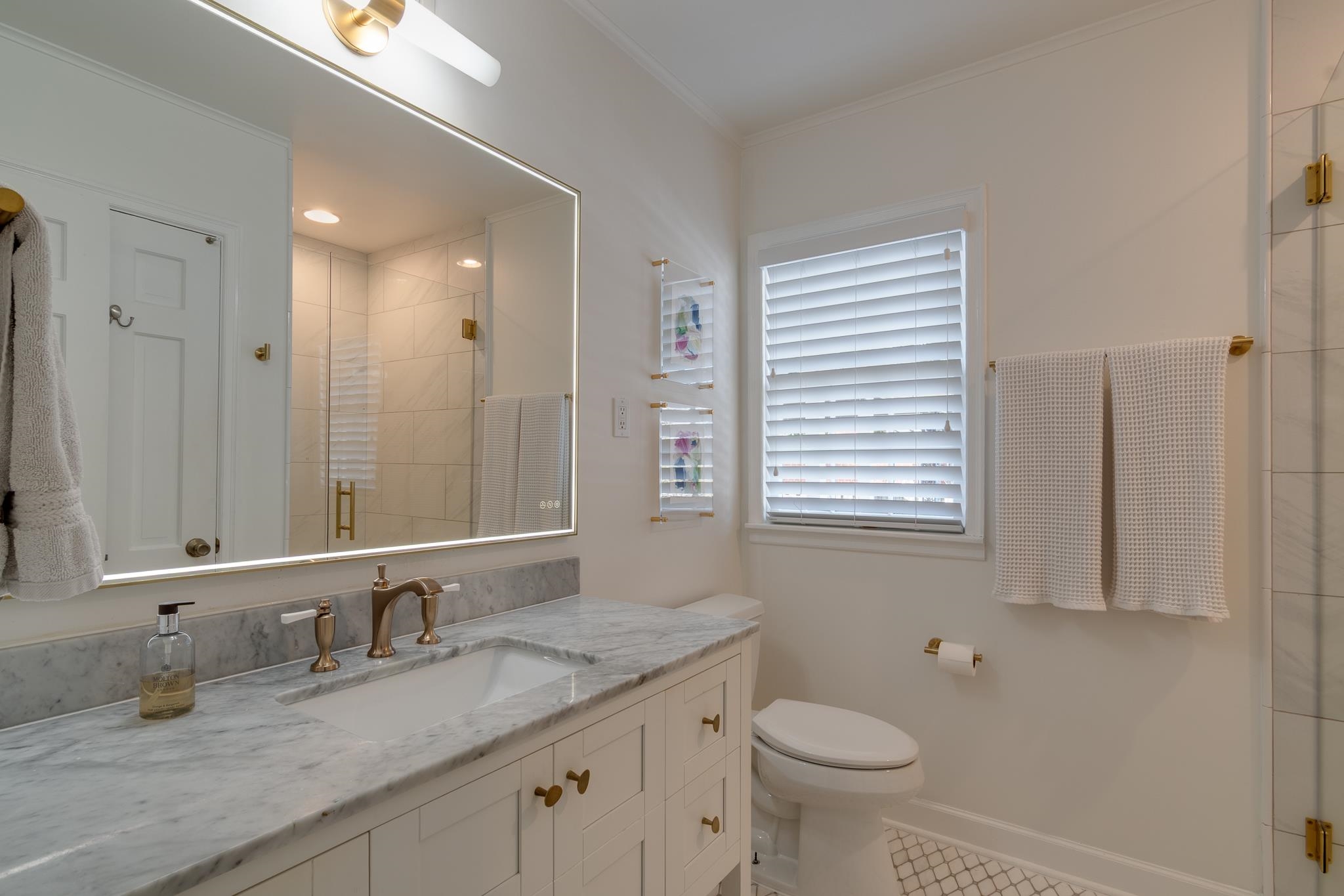 337 N WHITE STATION RD