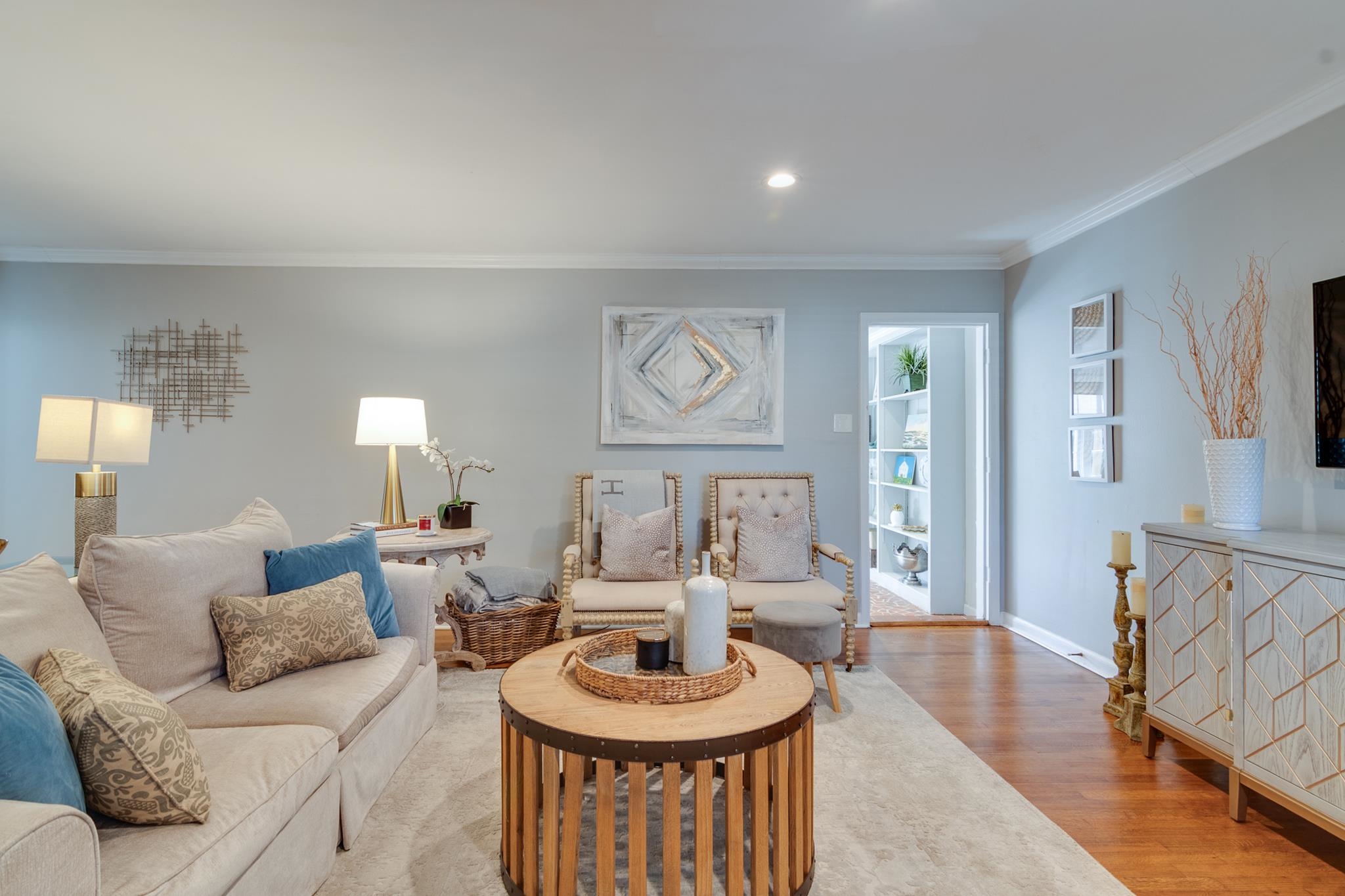 337 N WHITE STATION RD