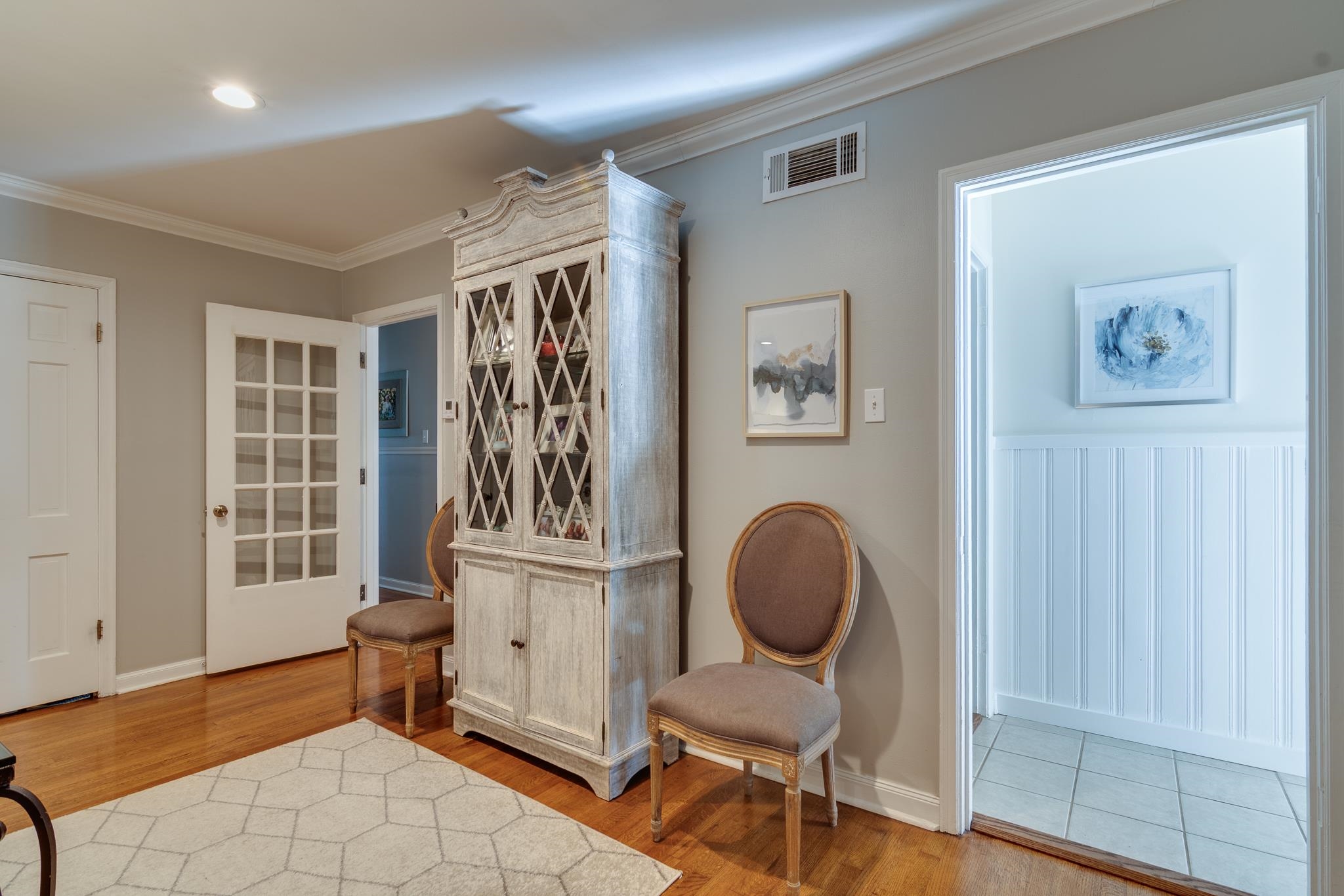 337 N WHITE STATION RD