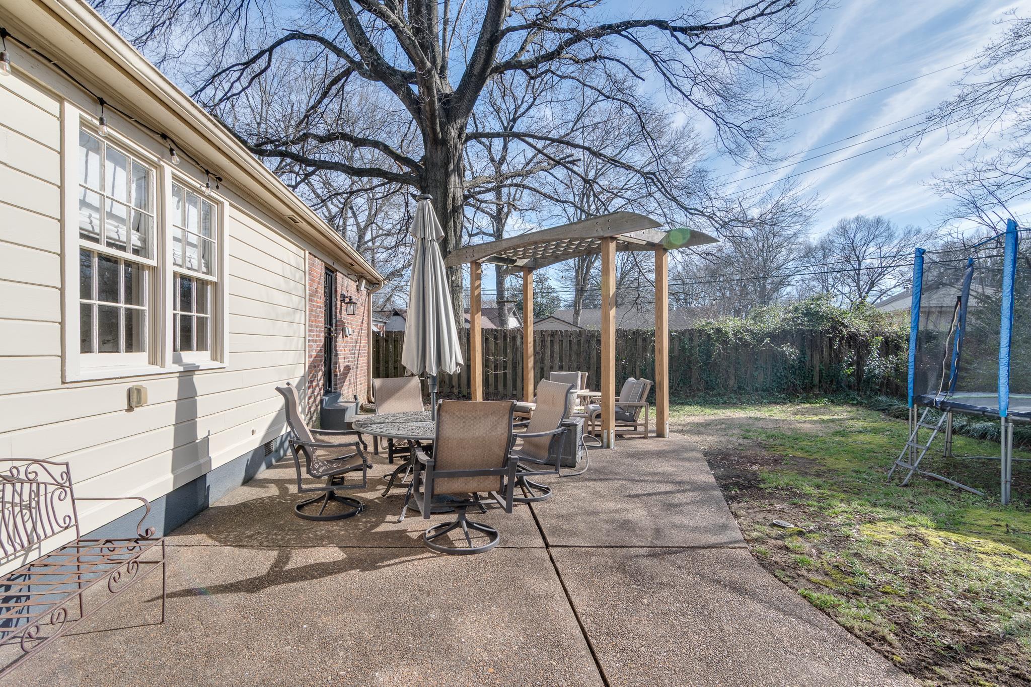 337 N WHITE STATION RD