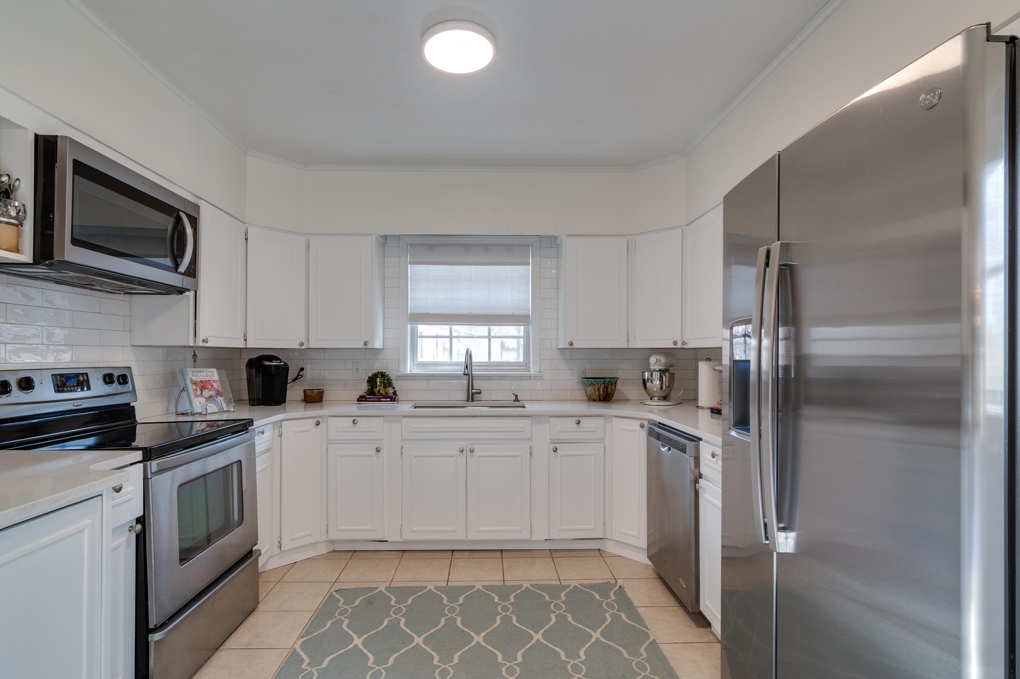 337 N WHITE STATION RD