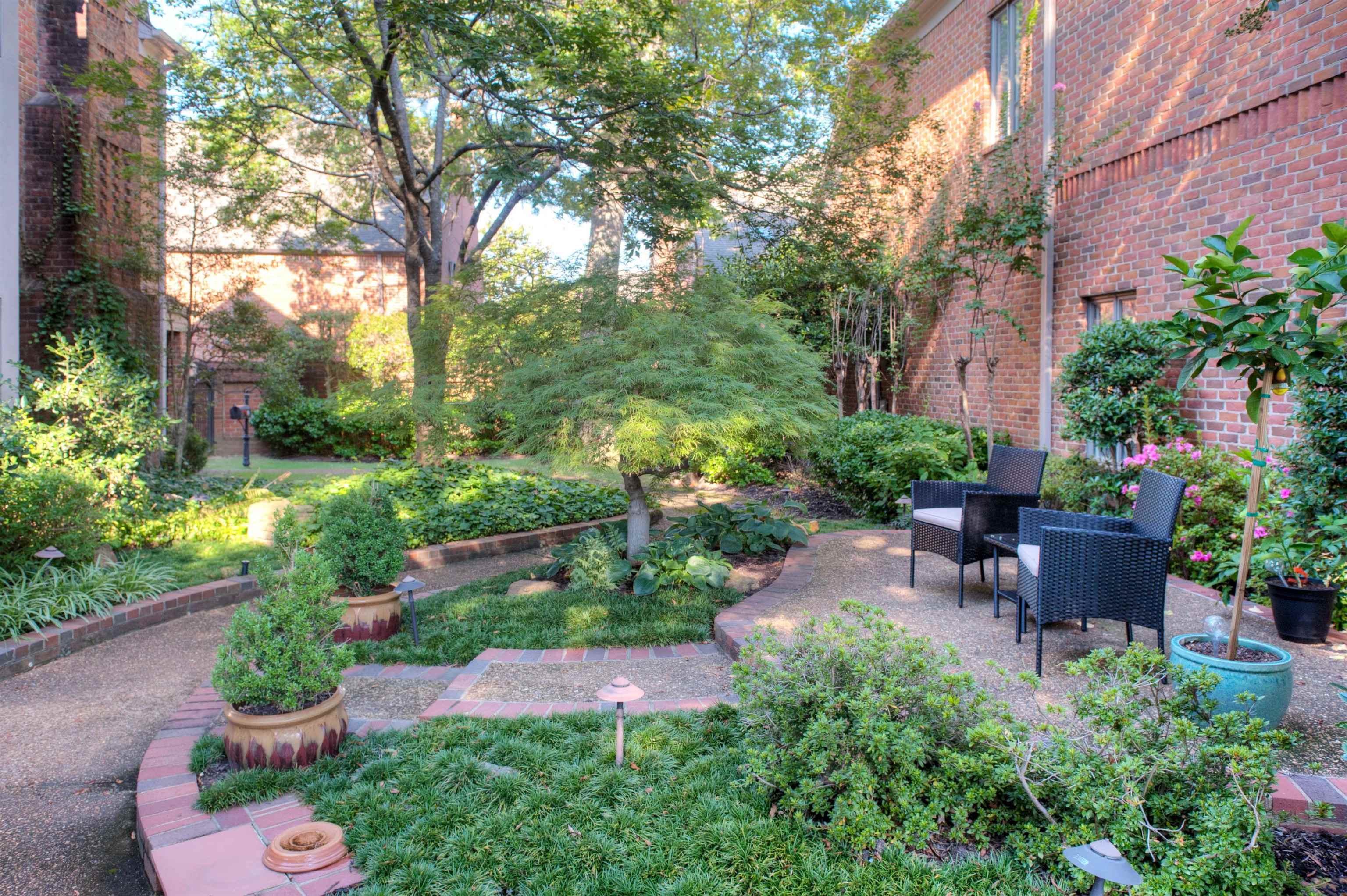 479 E RACQUET CLUB PL Unit: 479
