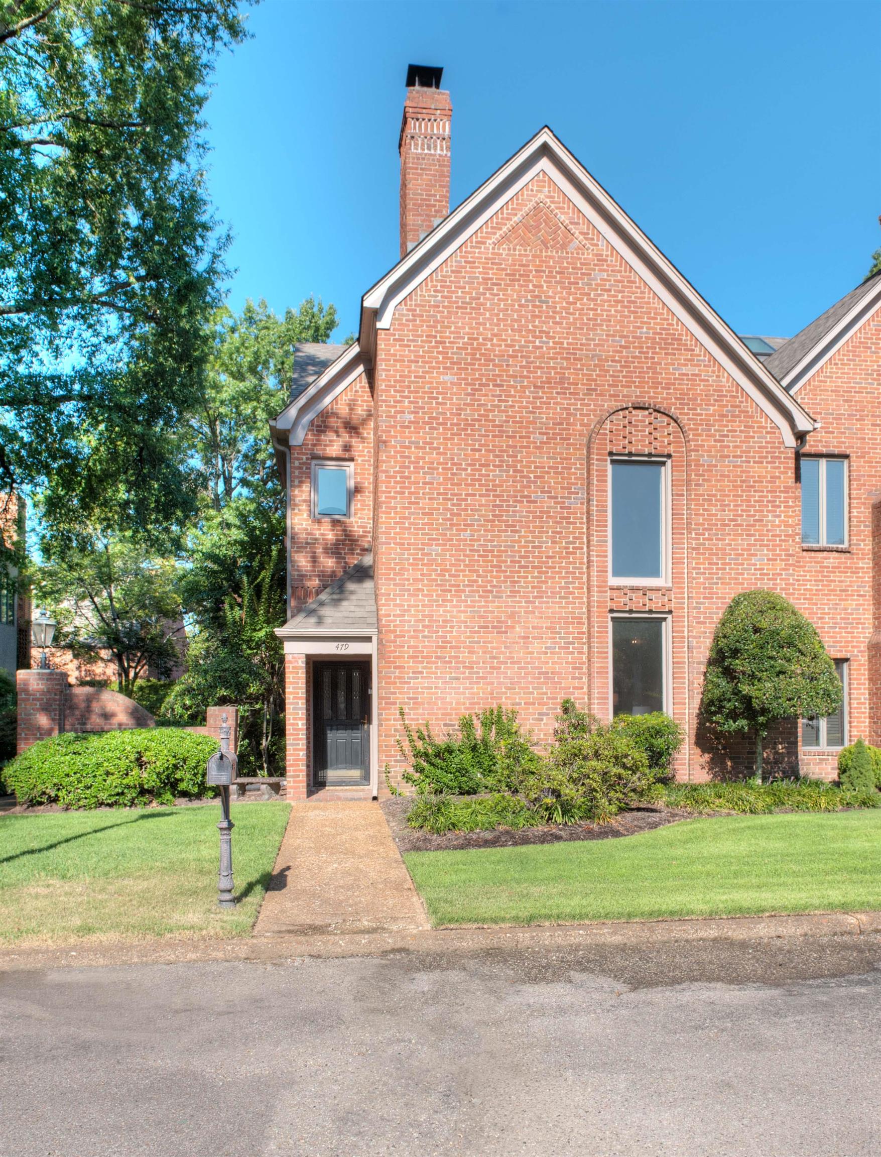 479 E RACQUET CLUB PL Unit: 479