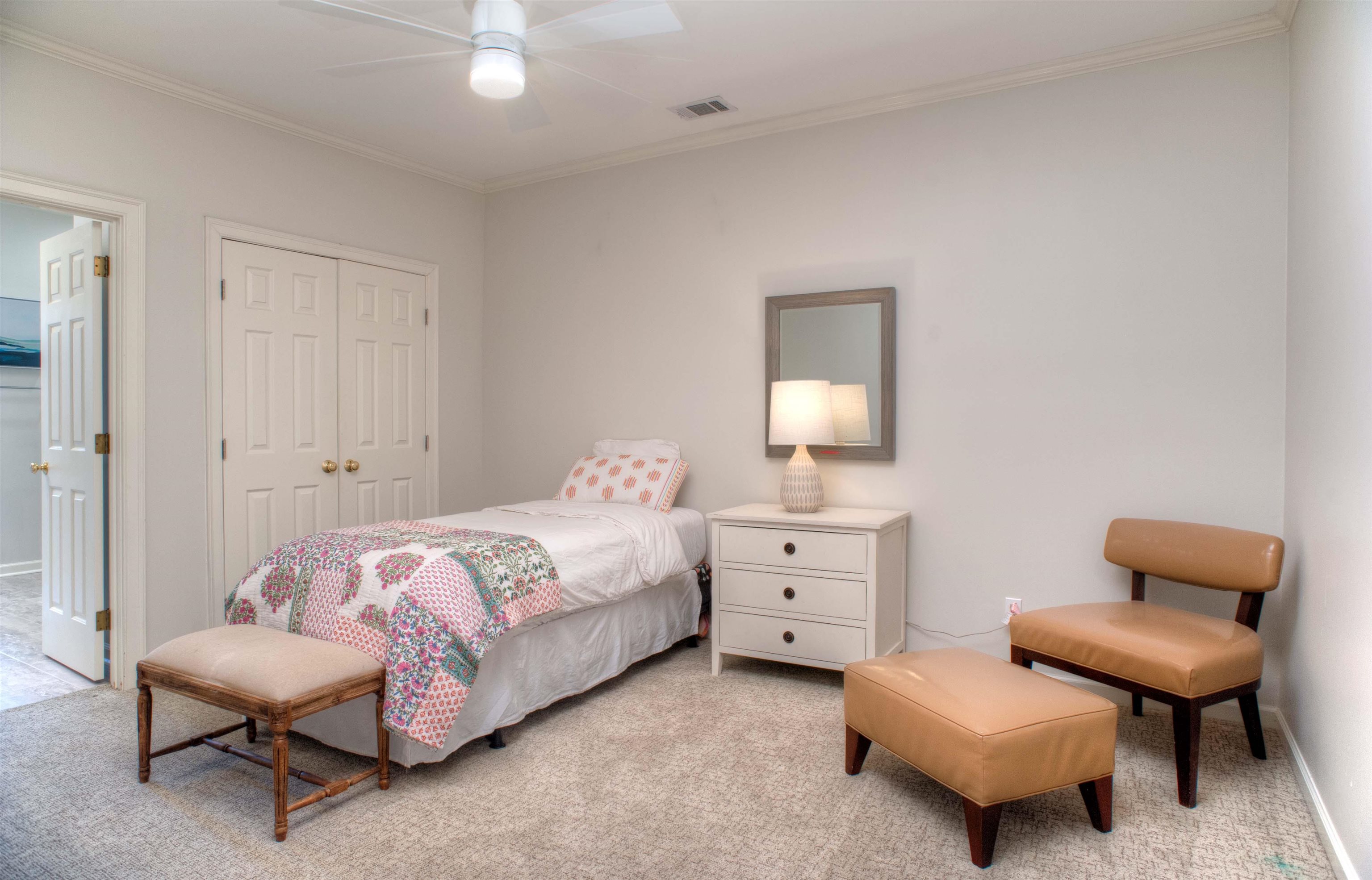 479 E RACQUET CLUB PL Unit: 479