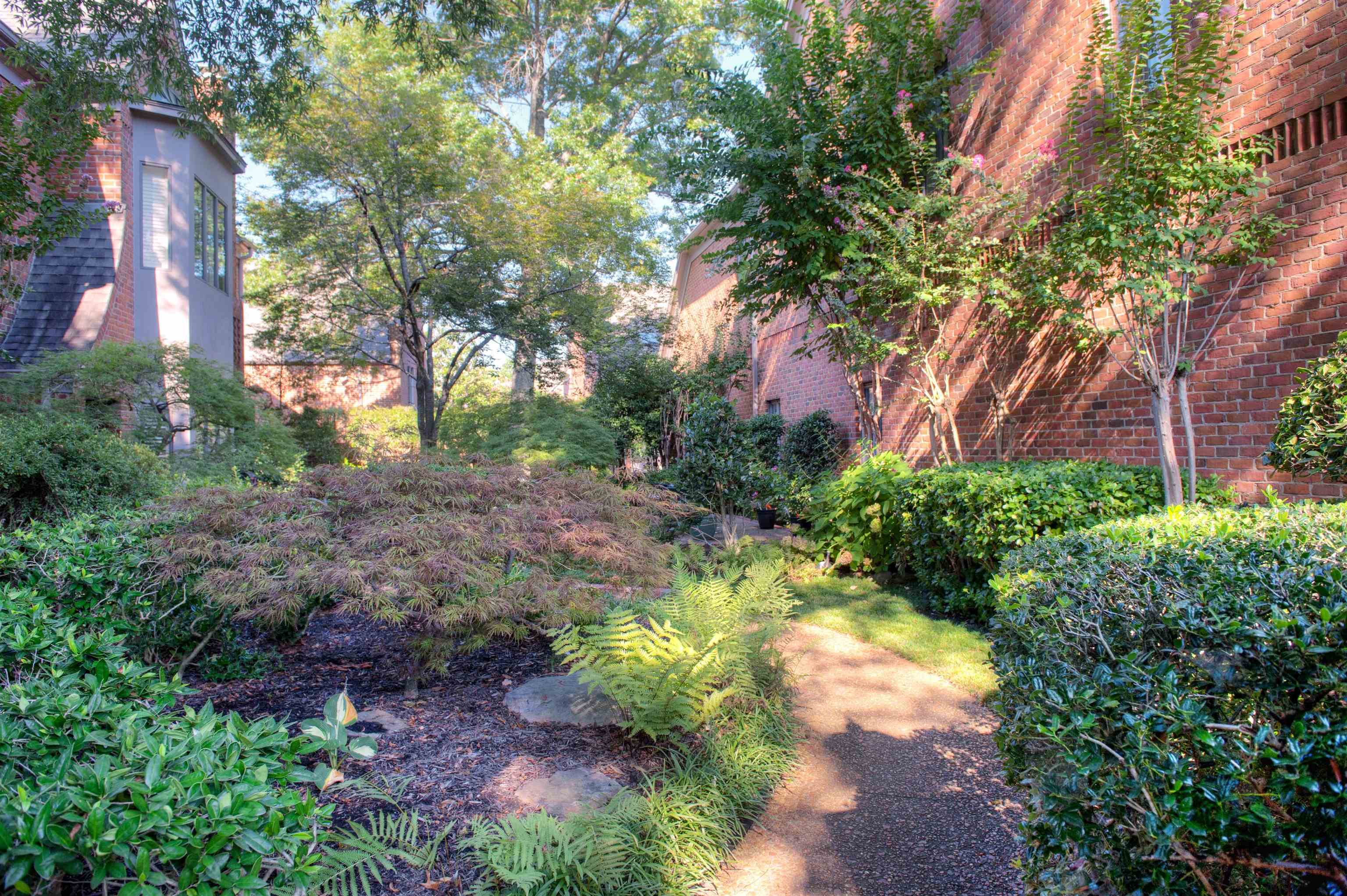 479 E RACQUET CLUB PL Unit: 479