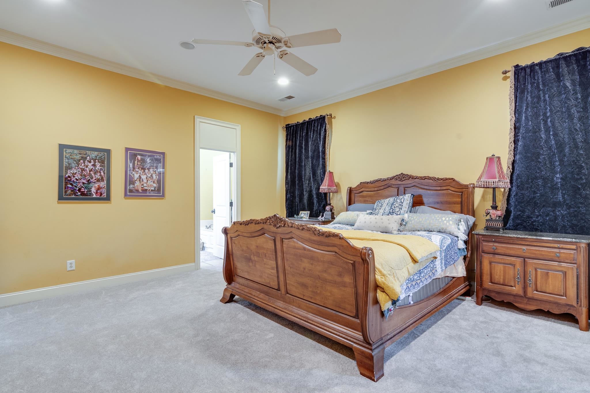 226 N WHITE STATION RD