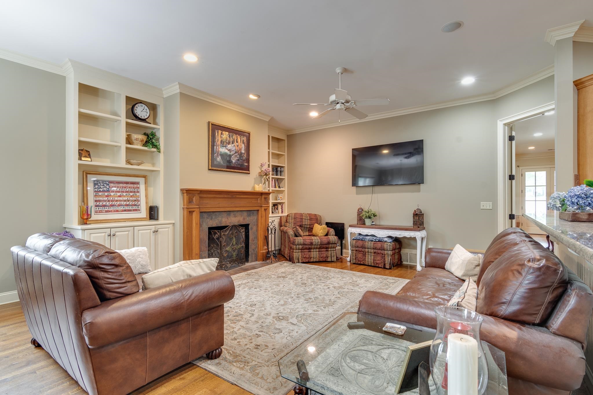 226 N WHITE STATION RD