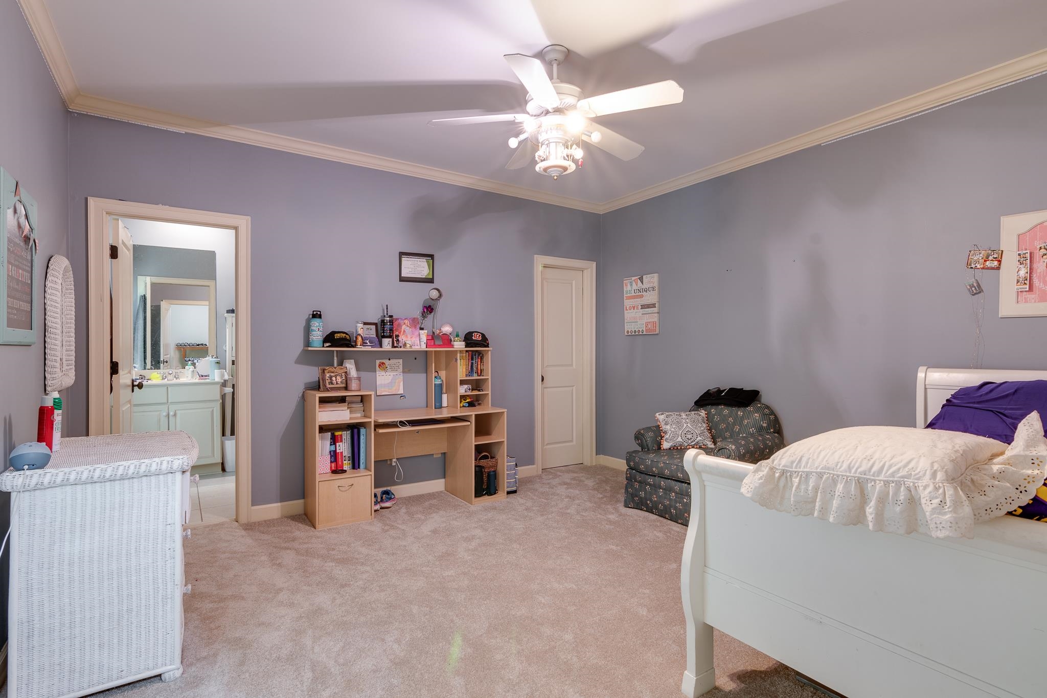 226 N WHITE STATION RD