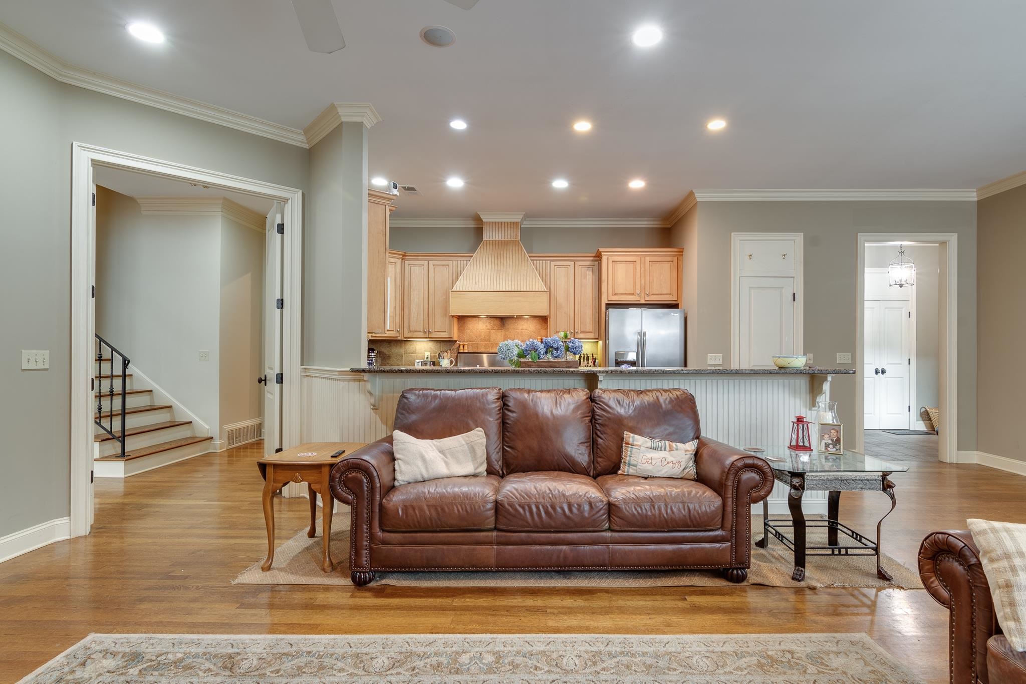 226 N WHITE STATION RD