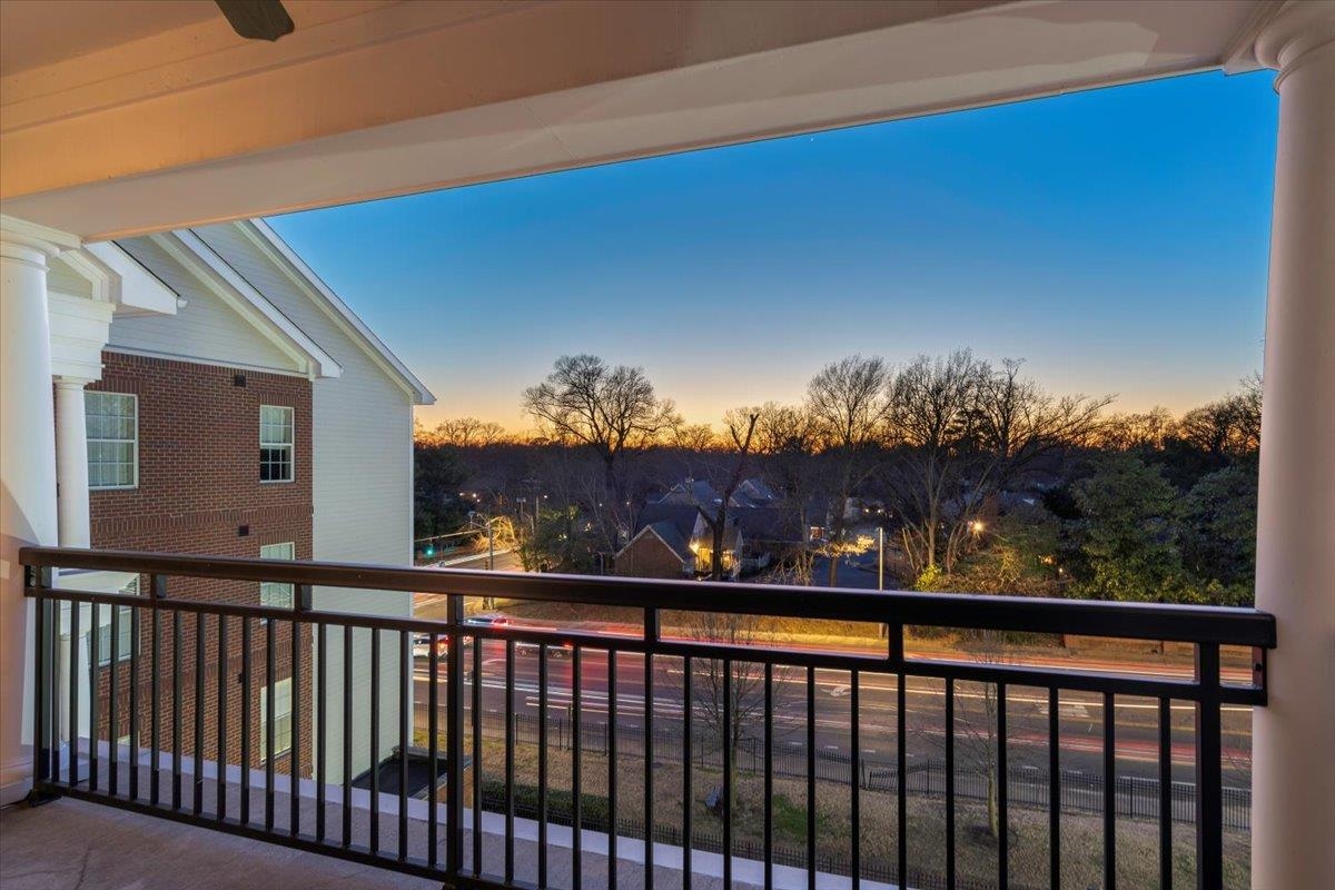 3520 CENTRAL AVE Unit: 404