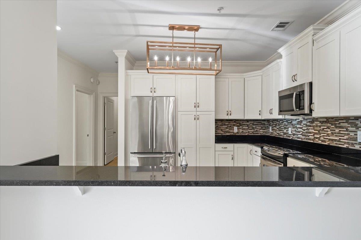 3520 CENTRAL AVE Unit: 404