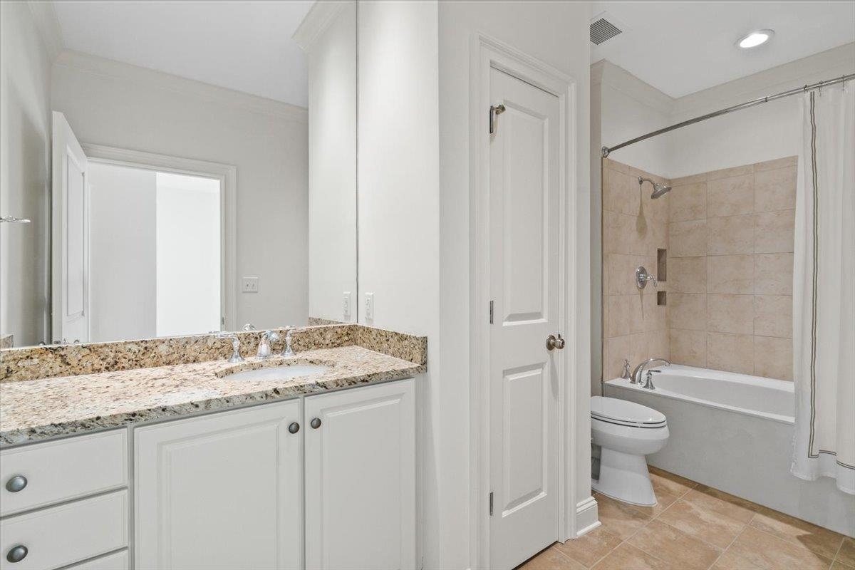 3520 CENTRAL AVE Unit: 404