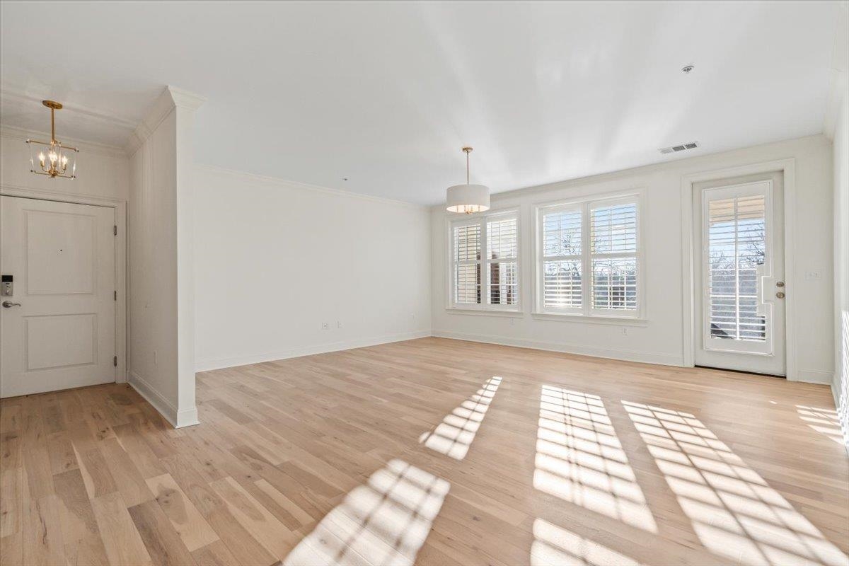 3520 CENTRAL AVE Unit: 404