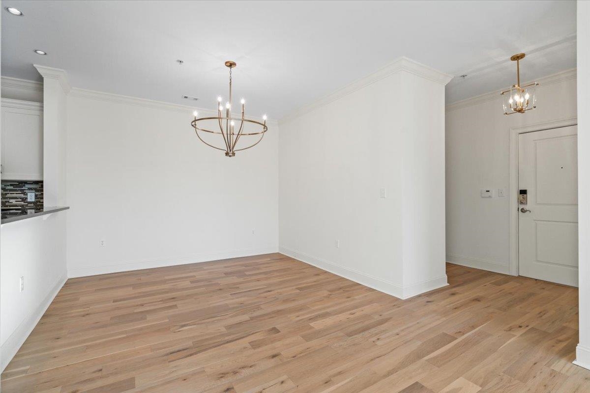 3520 CENTRAL AVE Unit: 404