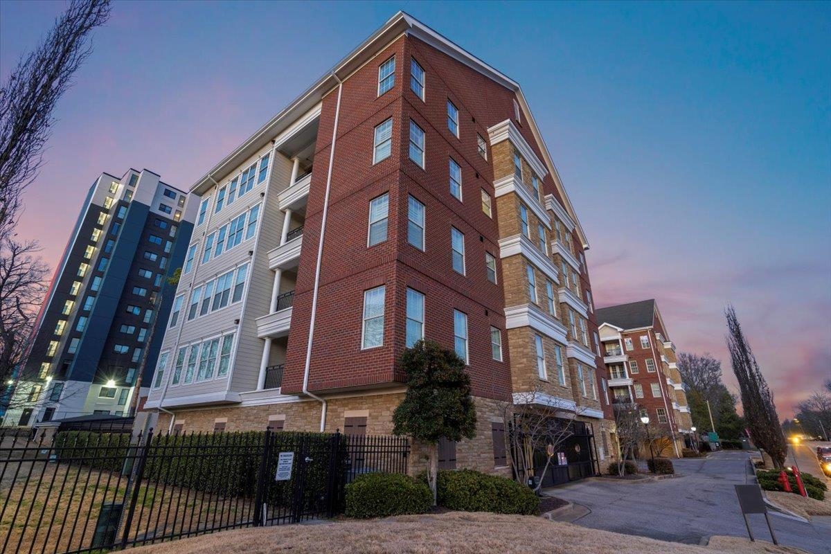 3520 CENTRAL AVE Unit: 404