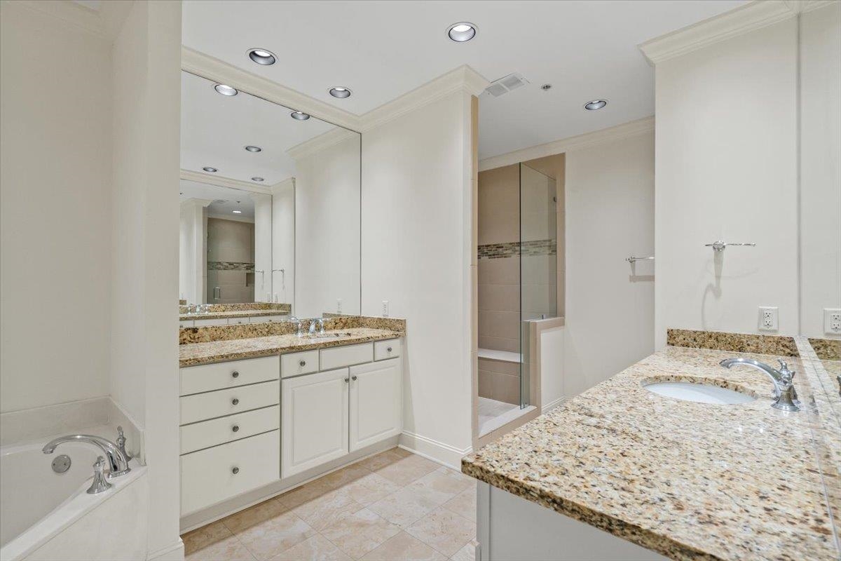 3520 CENTRAL AVE Unit: 404