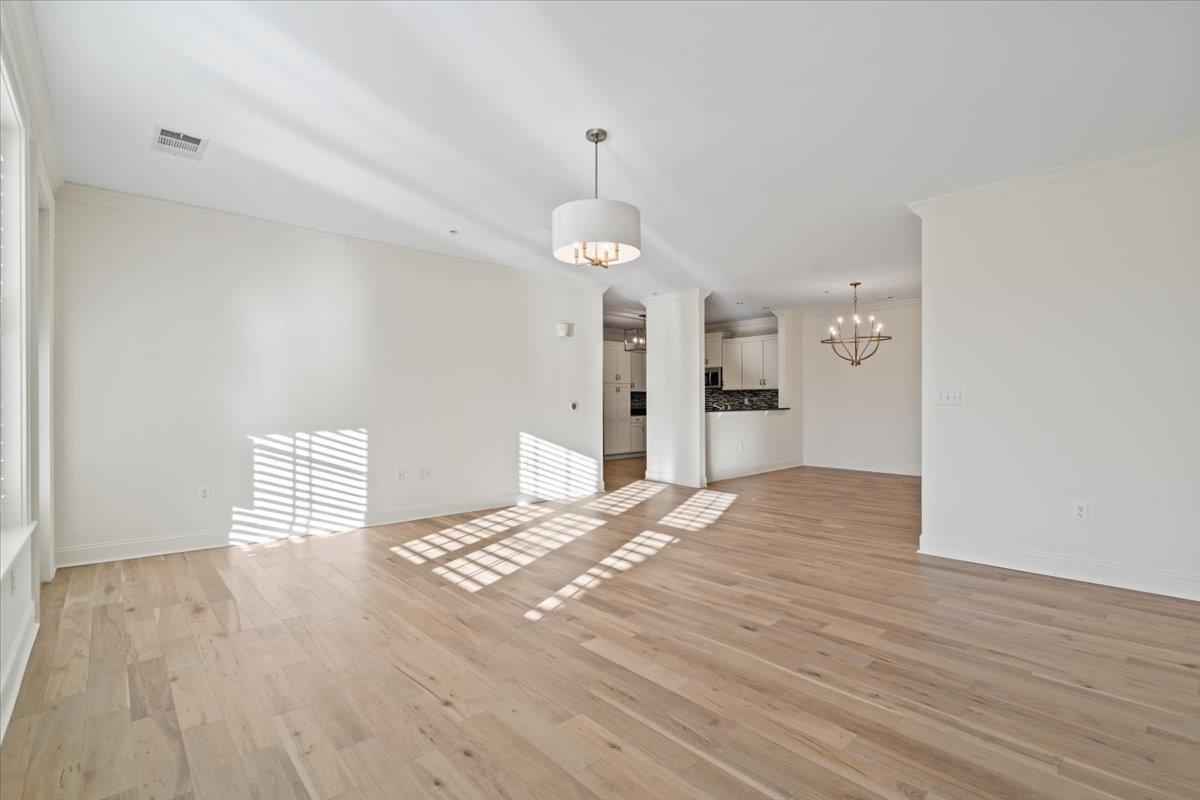 3520 CENTRAL AVE Unit: 404