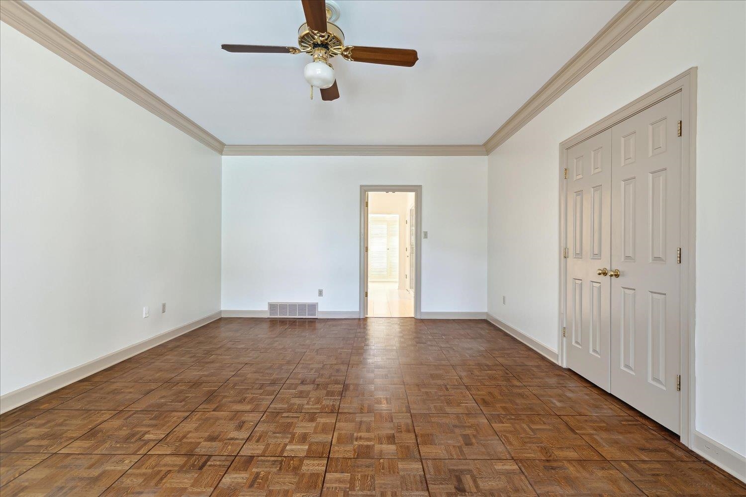 6382 N MASSEY HILL DR