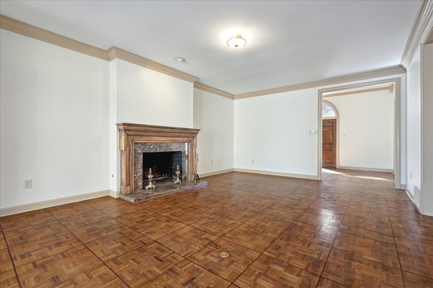 6382 N MASSEY HILL DR