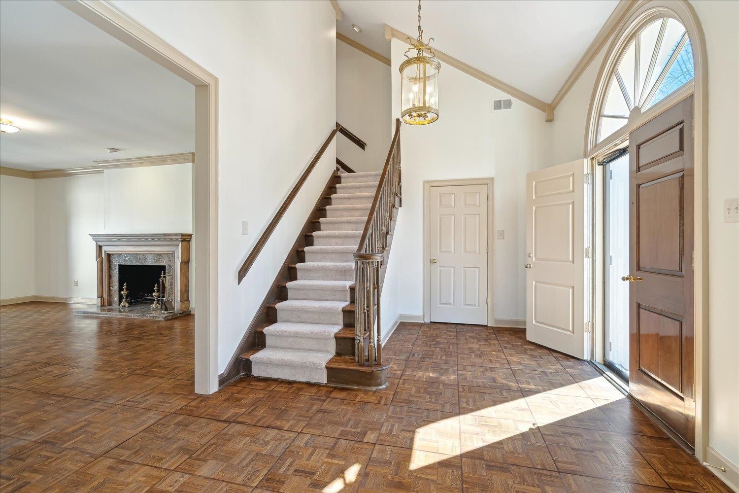 6382 N MASSEY HILL DR