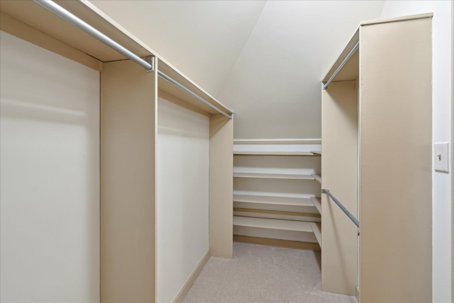 6382 N MASSEY HILL DR