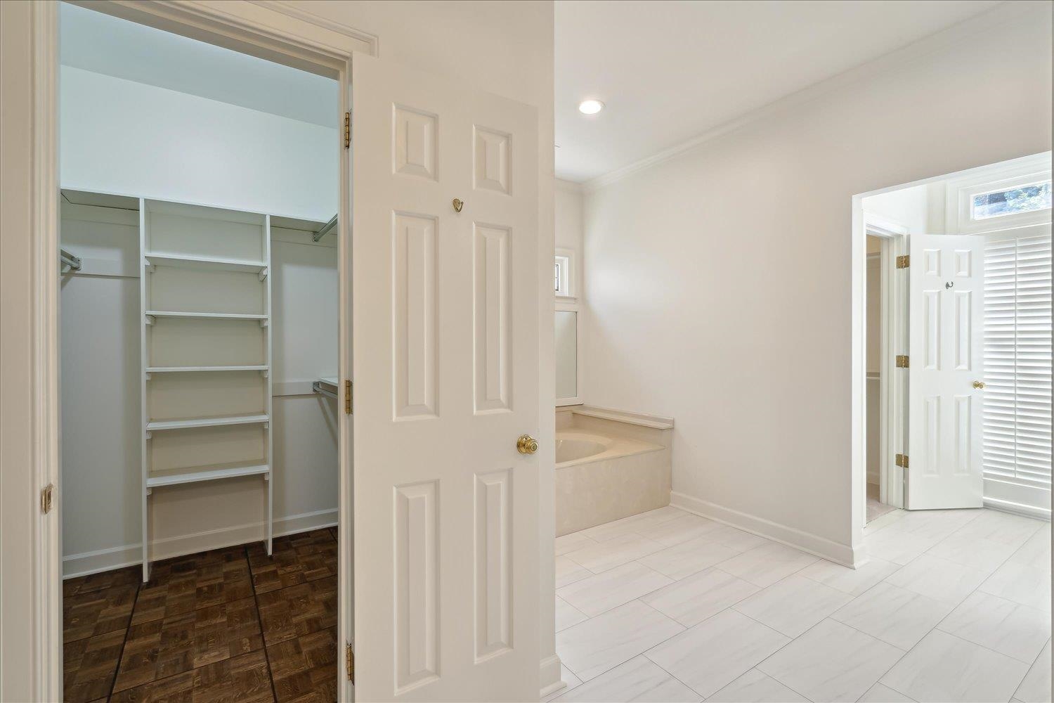 6382 N MASSEY HILL DR