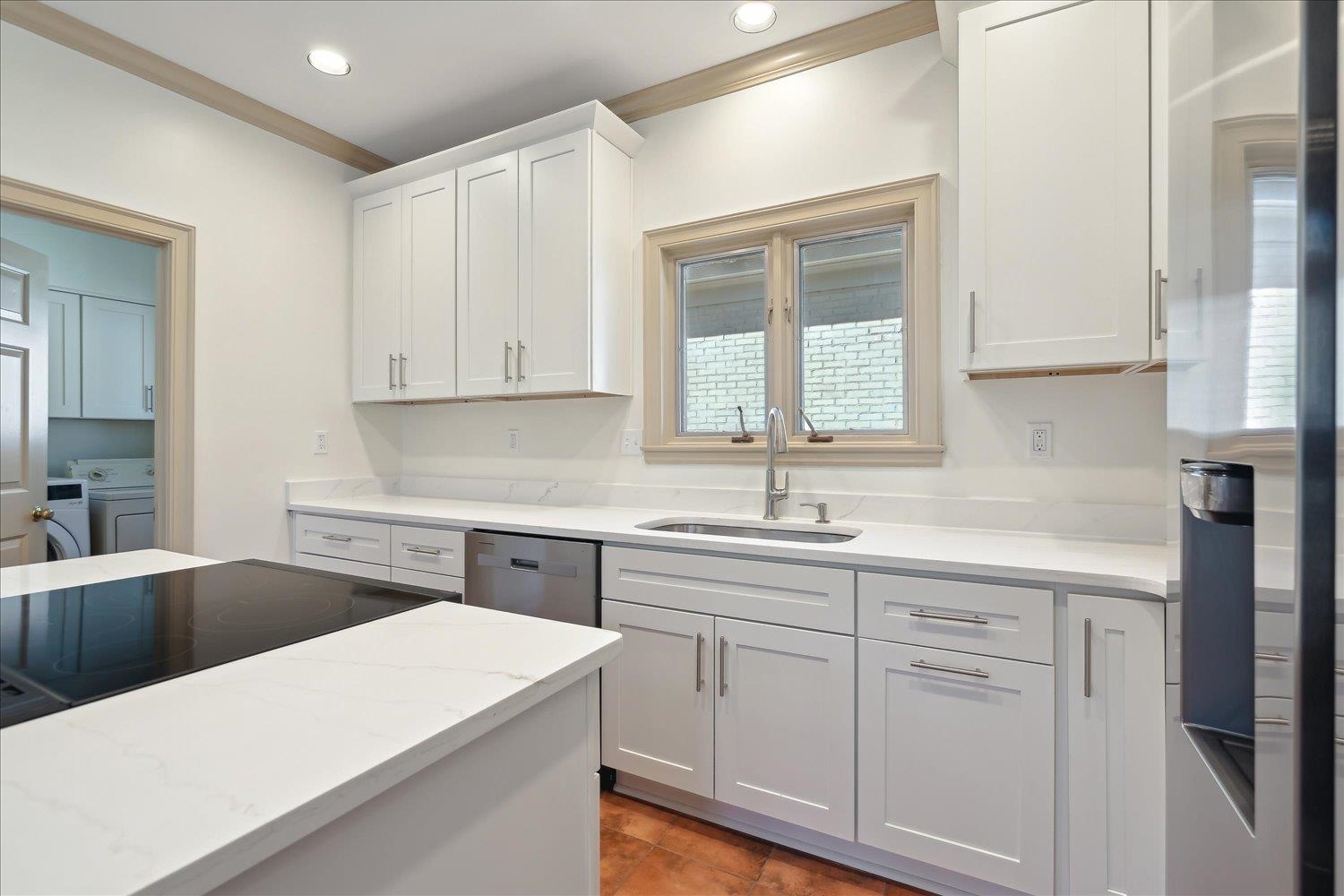 6382 N MASSEY HILL DR