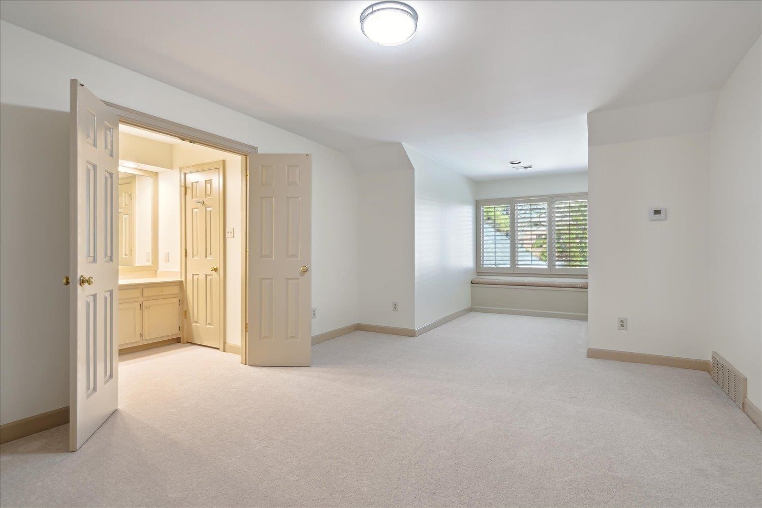 6382 N MASSEY HILL DR